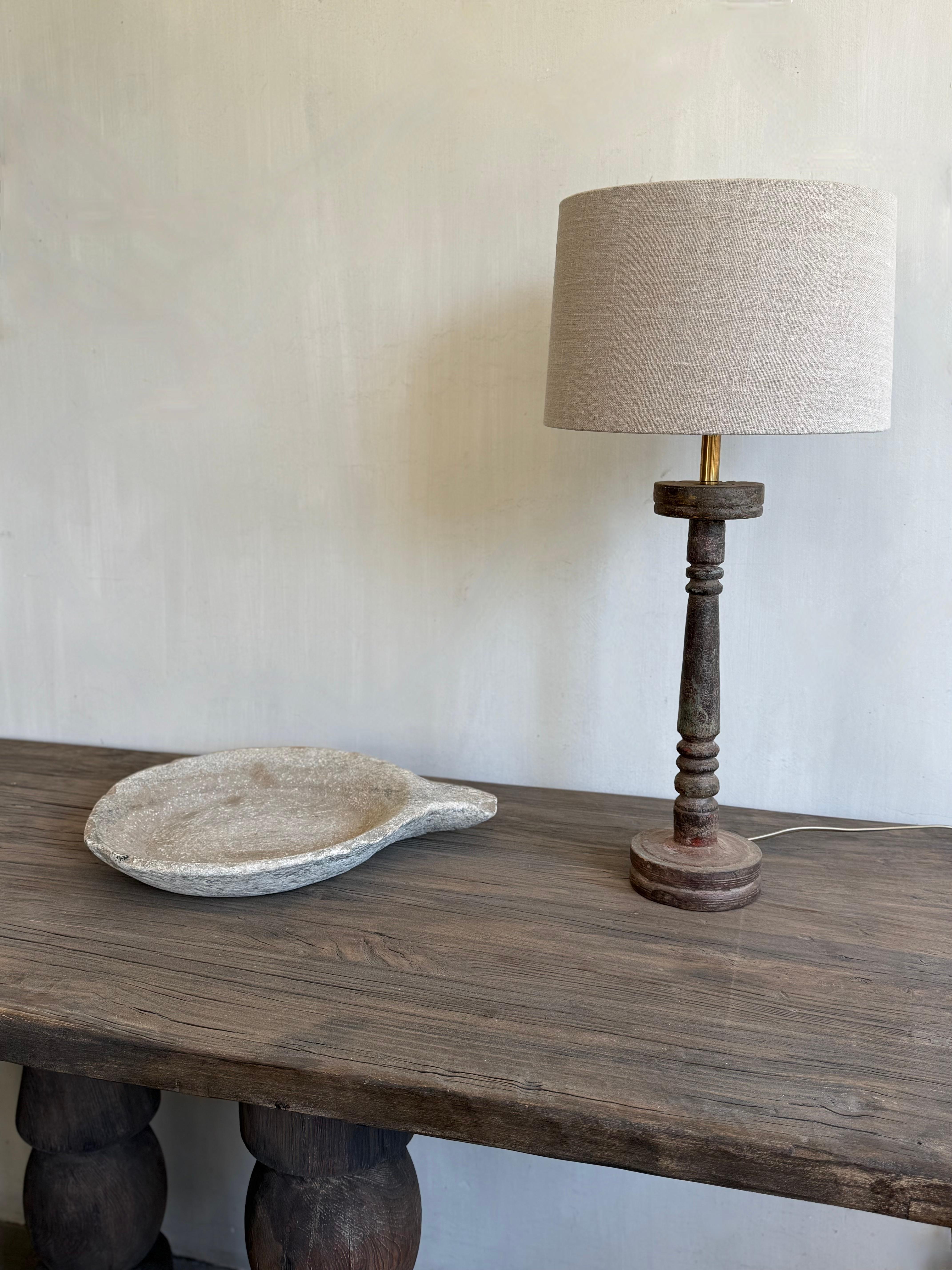 Ancienne console avec base sculptée en vente 1