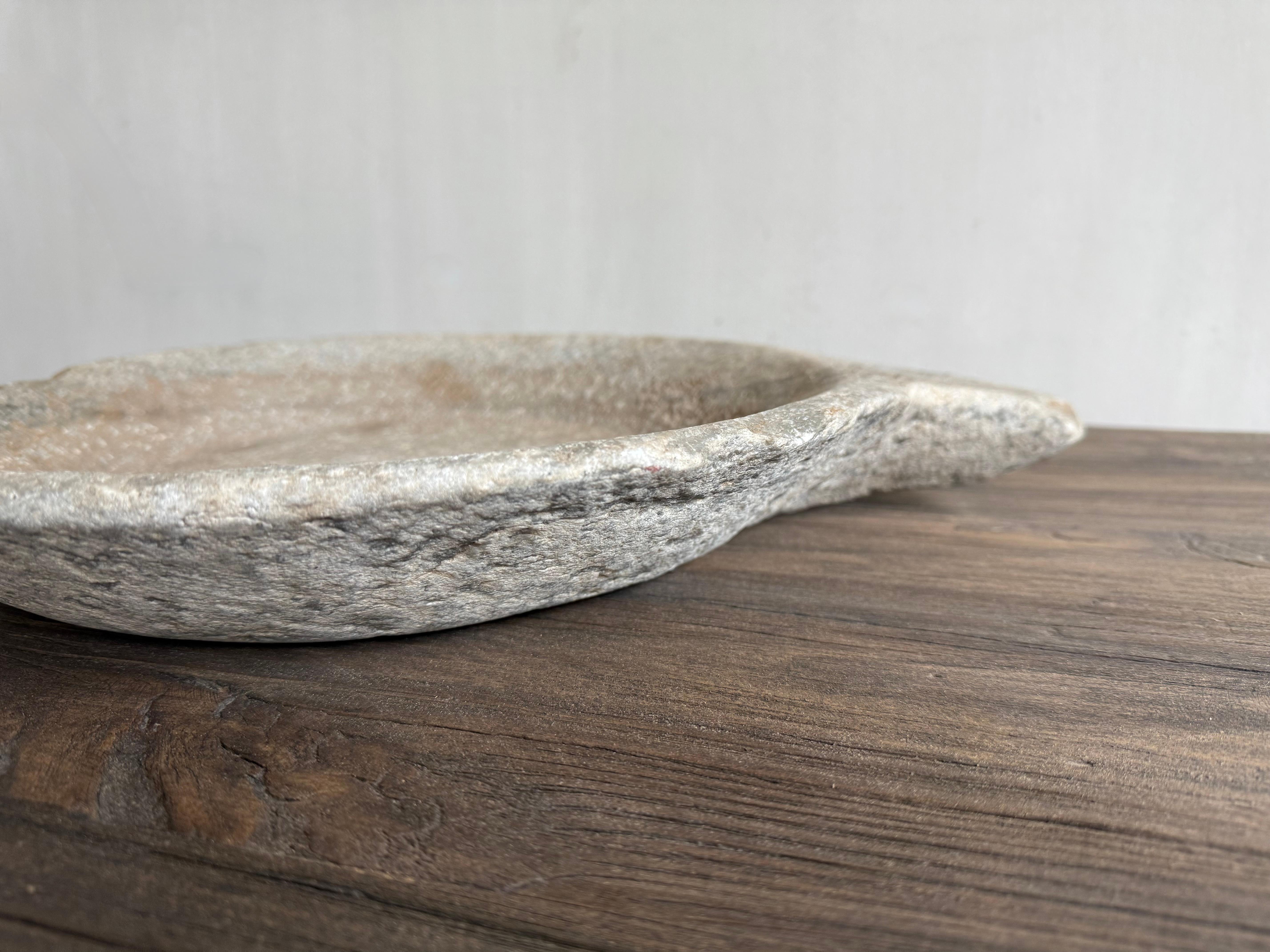 Népalais A.I.C Stone Primitive 19th C Stone Platter en vente