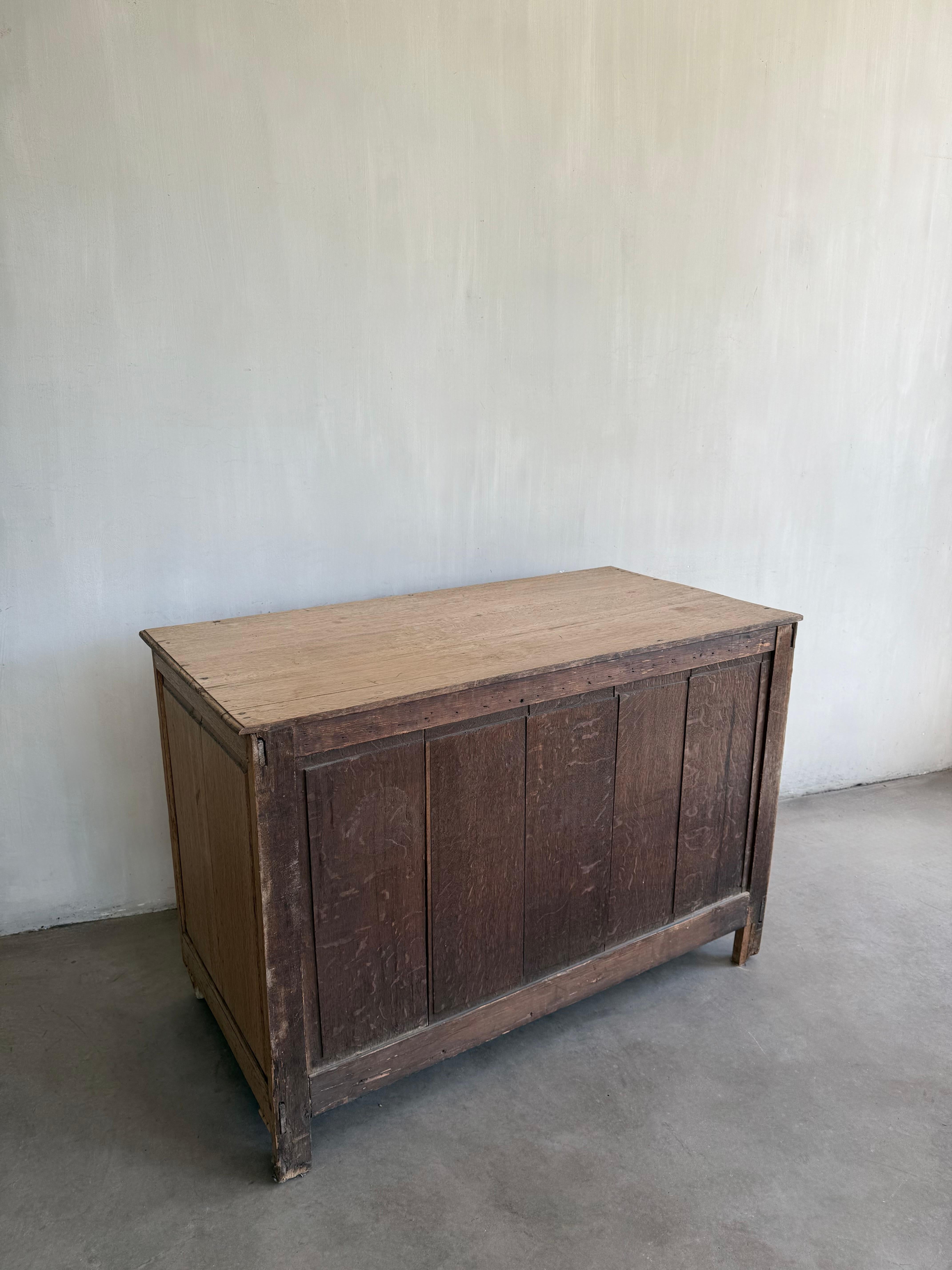 Directoire Commode française en Oak Oak du 18e siècle en vente