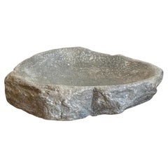 Bol en pierre bleue sculpté à la main du XIXe siècle, design minimaliste belge