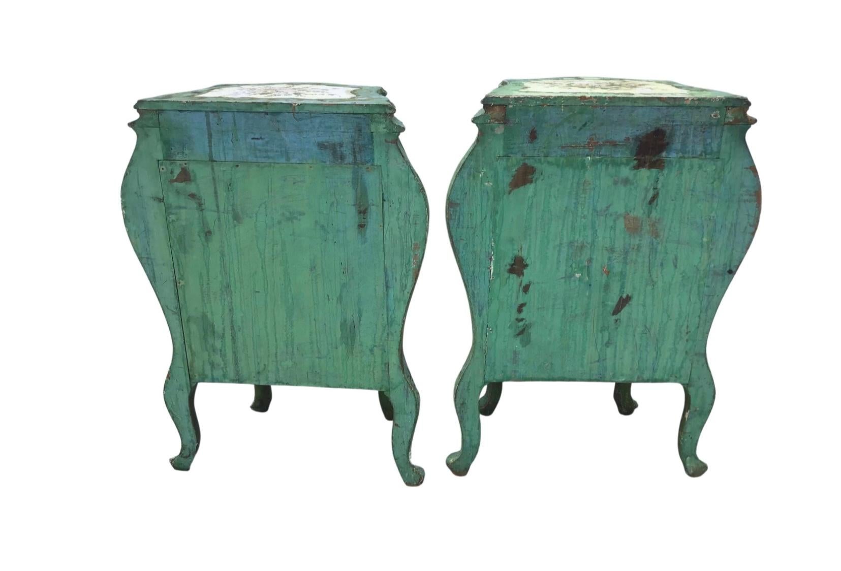 Pair Venetian Lacquered and Gilt Wood Side Table / Night Stands In Good Condition In Bradenton, FL