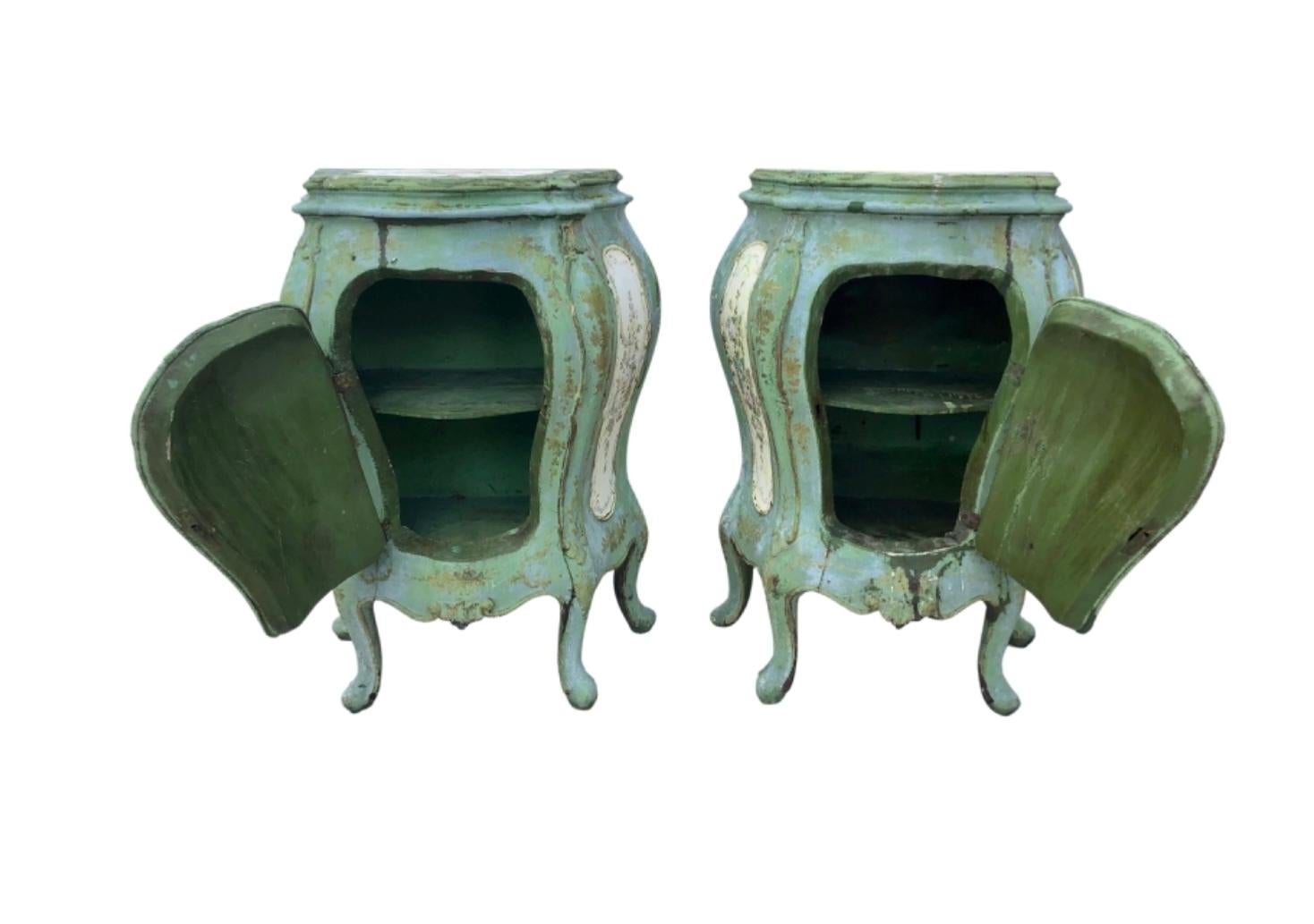 Pair Venetian Lacquered and Gilt Wood Side Table / Night Stands 4