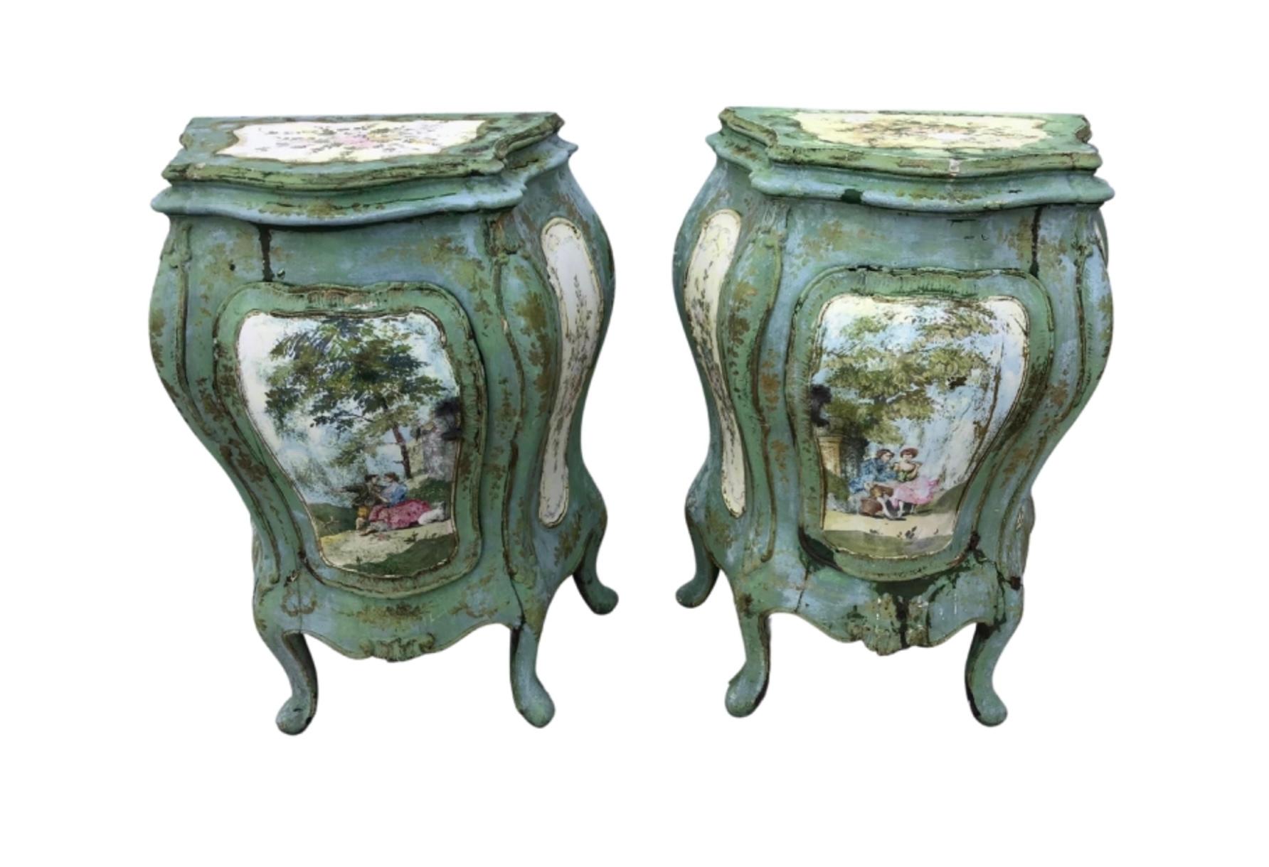 Pair Venetian Lacquered and Gilt Wood Side Table / Night Stands 5