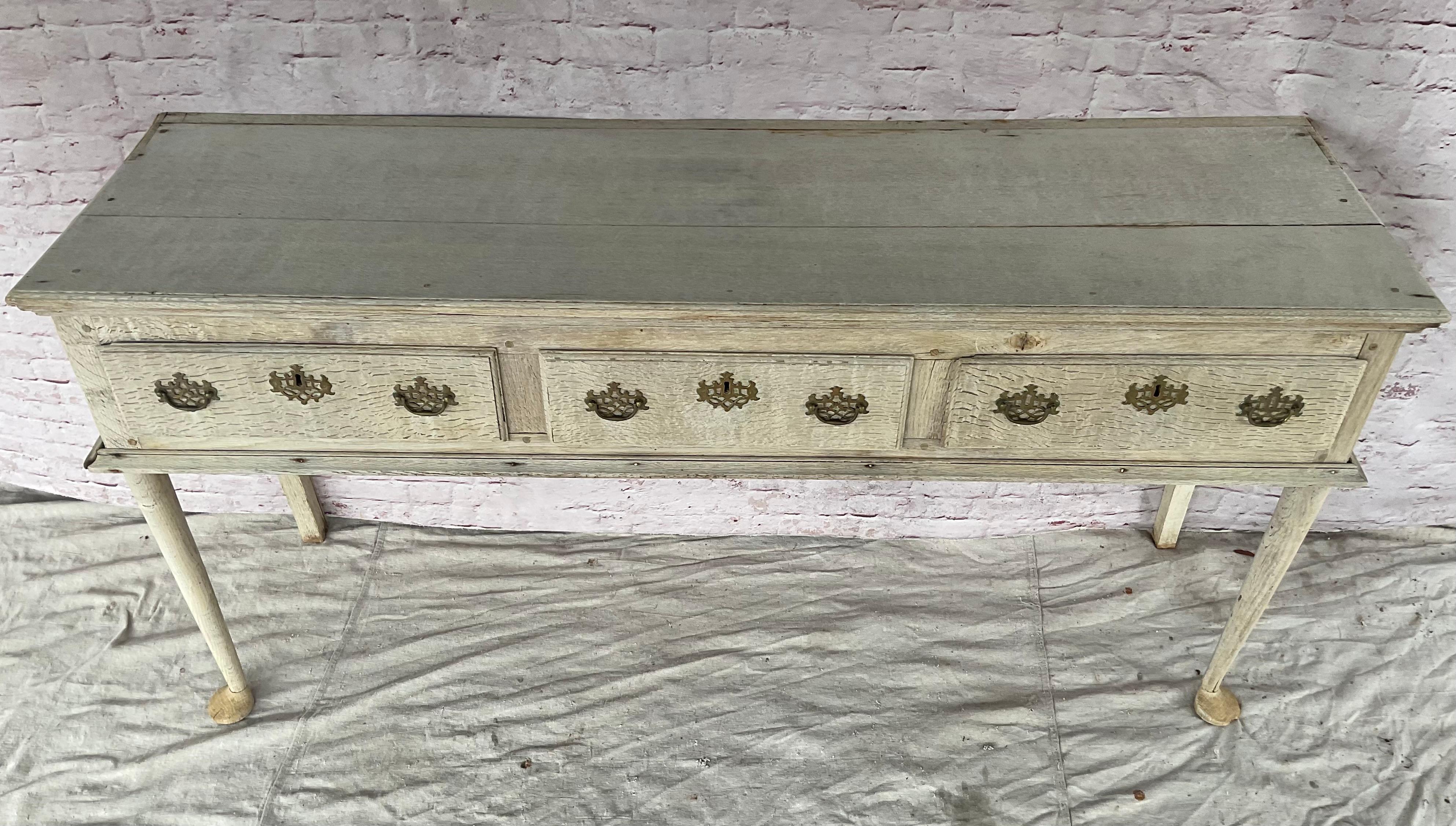 George III English Bleached Oak Dresser / Sideboard In Good Condition For Sale In Bradenton, FL