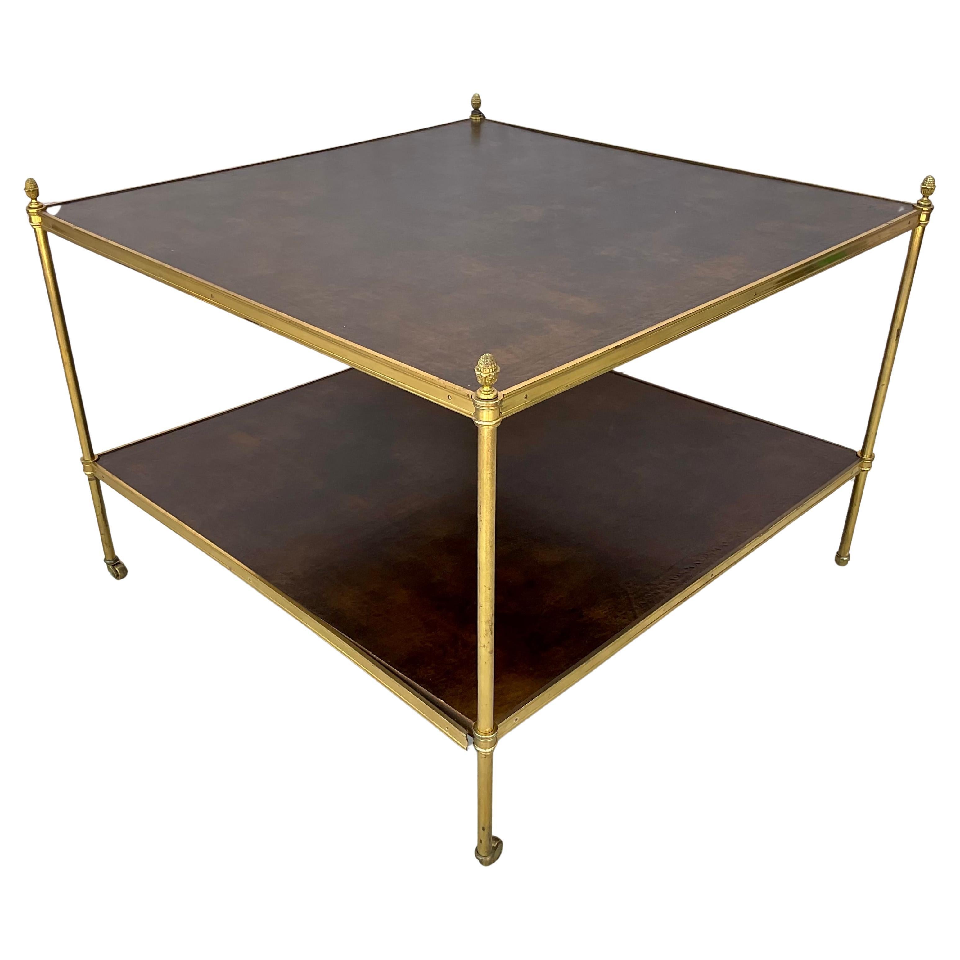 Grande table d'appoint néoclassique de style Maison Jansen avec plateau en cuir et laiton