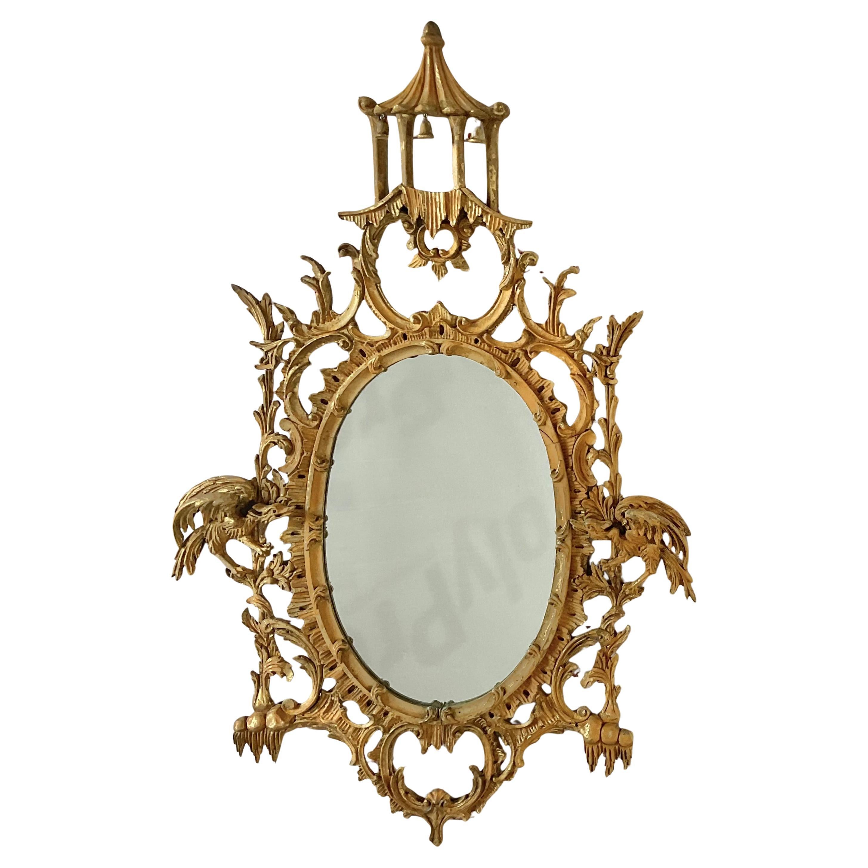 Specchio ovale in legno dorato in stile Chippendale cinese, XX secolo