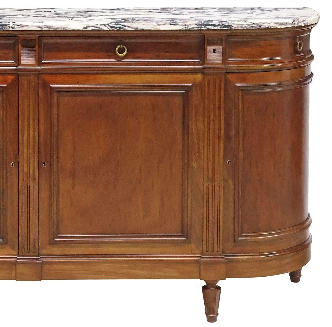 Credenza / Buffet francese in stile Luigi XVI con piano in marmo di Breche in vendita 3