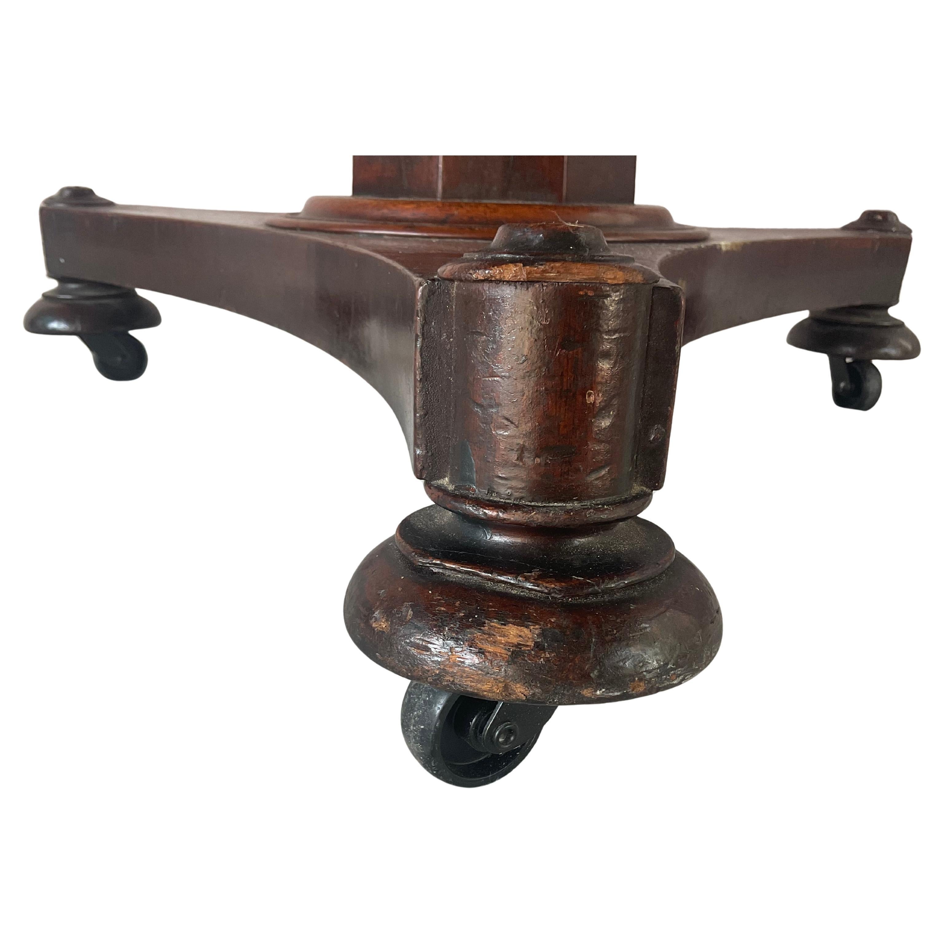 English William IV Mahogany Tilt-Top Table For Sale 6