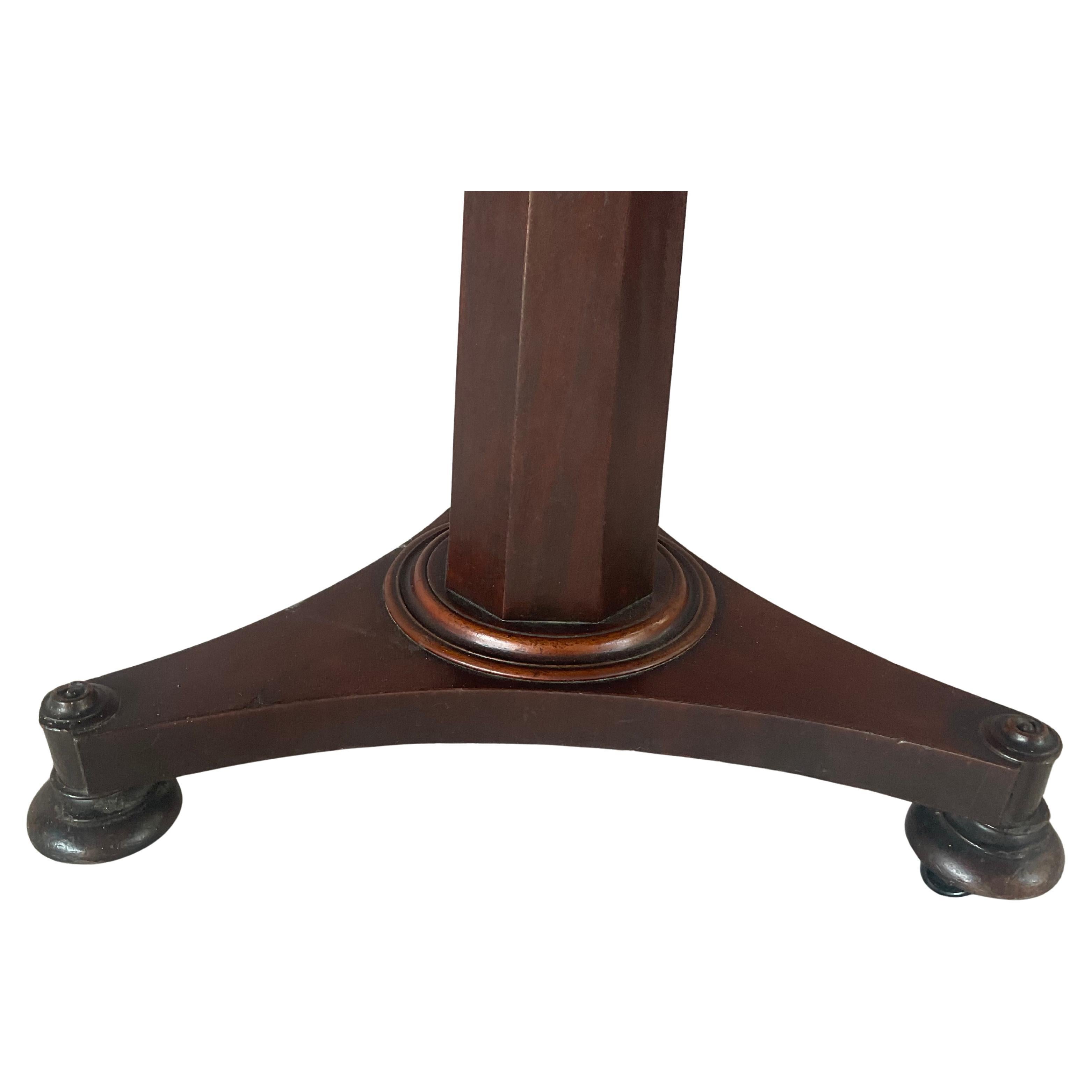 English William IV Mahogany Tilt-Top Table For Sale 3