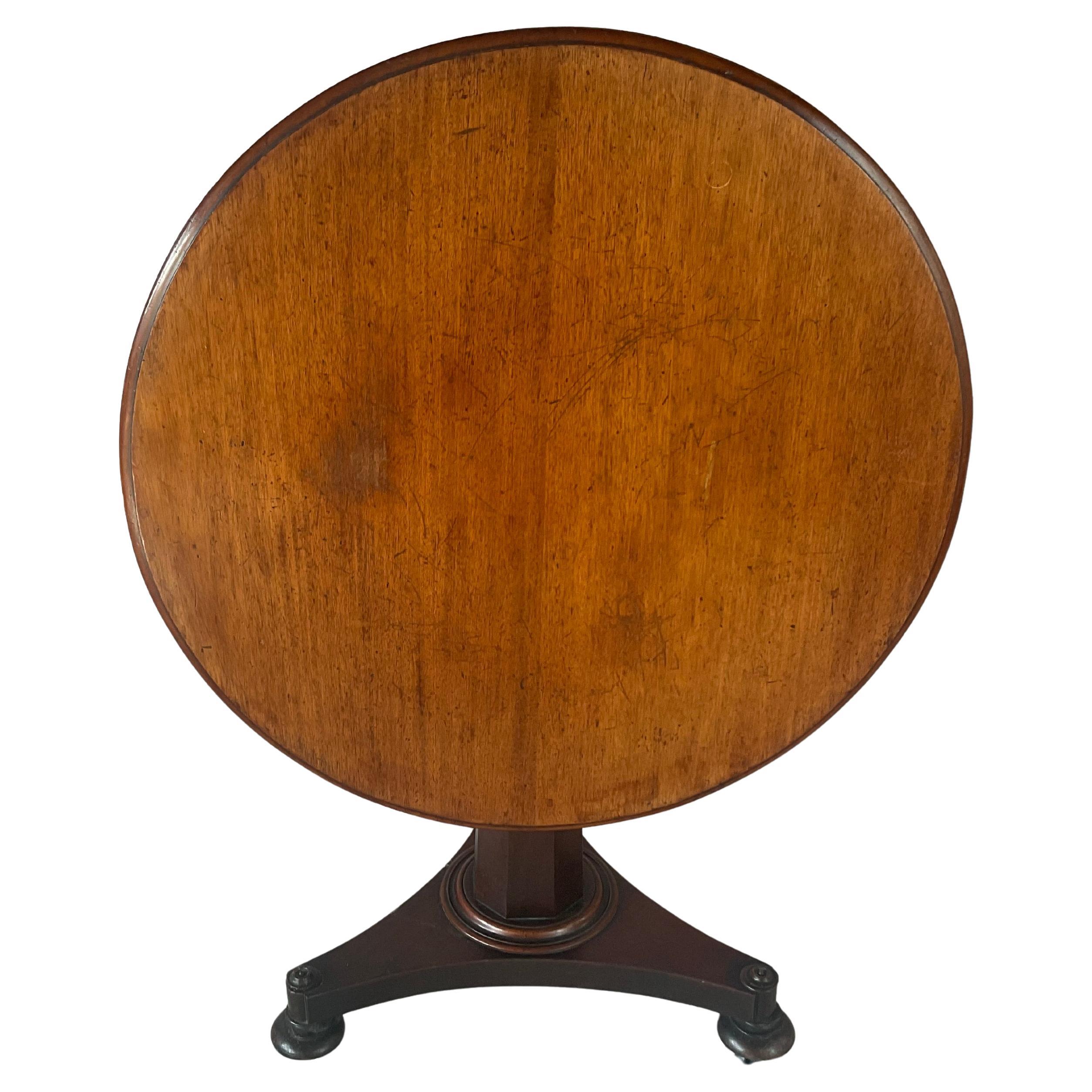 English William IV Mahogany Tilt-Top Table For Sale 1