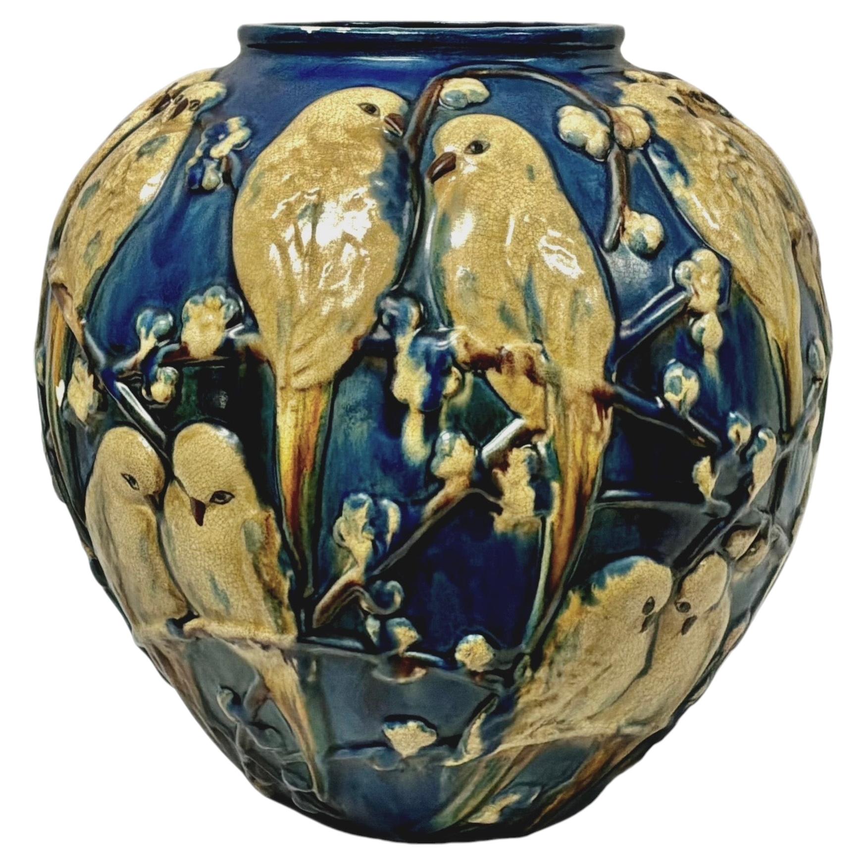 Vase en céramique « Love Birds » de Muncie Pottery