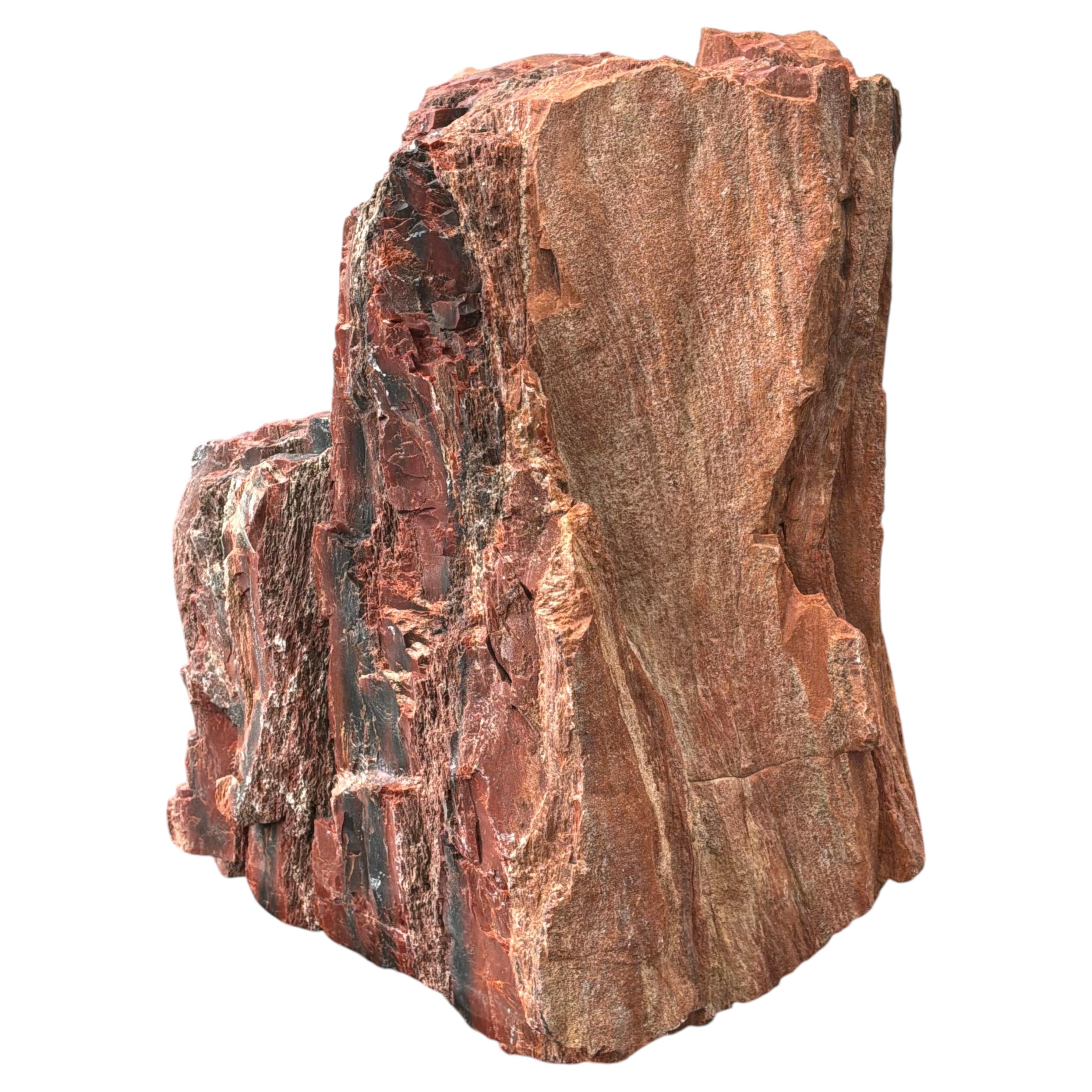 Scultura in legno pietrificato, design moderno e organico, n. 2 in vendita