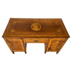 Bureau italien néoclassique du XVIIIe siècle, orné de marqueterie, dans le style de Giuseppe Maggiolini