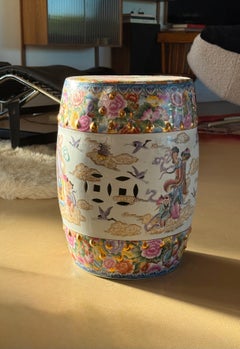 Chinese export Famille Rose porcelain garden stool, 20th century