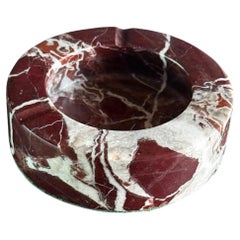 Vintage-Aschenbecher im italienischen Mid-Century-Modern-Stil aus Marmor in der Farbe „Oxblood“, 1960er Jahre