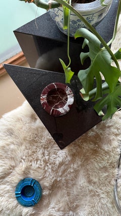 Vintage-Aschenbecher im italienischen Mid-Century-Modern-Stil aus Marmor in der Farbe „Oxblood“, 1960er Jahre