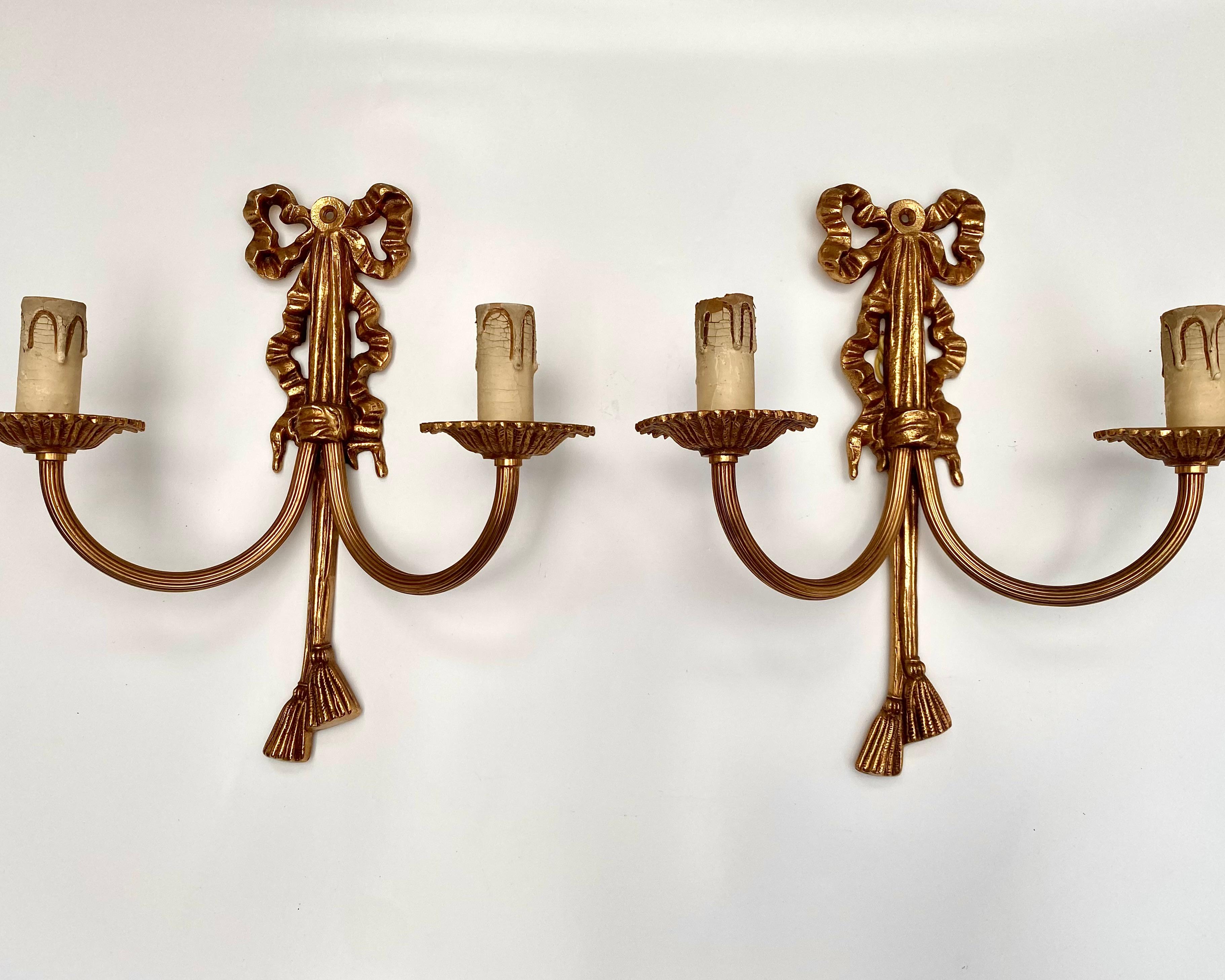 Apliques Vintage Pareja Lámparas de Pared Estilo Luis XVI, Francia, Mediados Siglo XX Neoclásico en venta