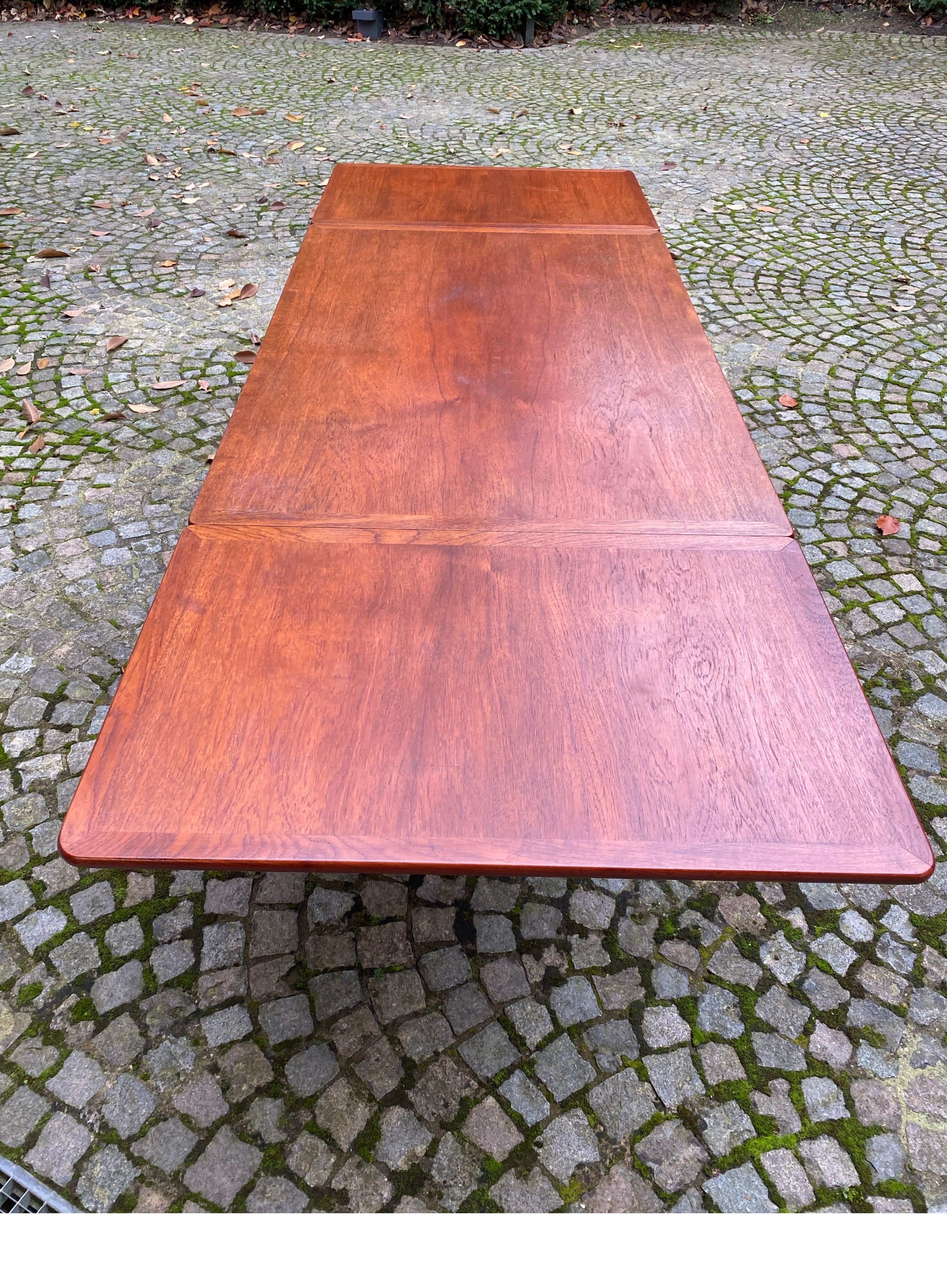Mesa de caballete danesa AT-304 de Hans Wegner mediados del siglo XX en venta