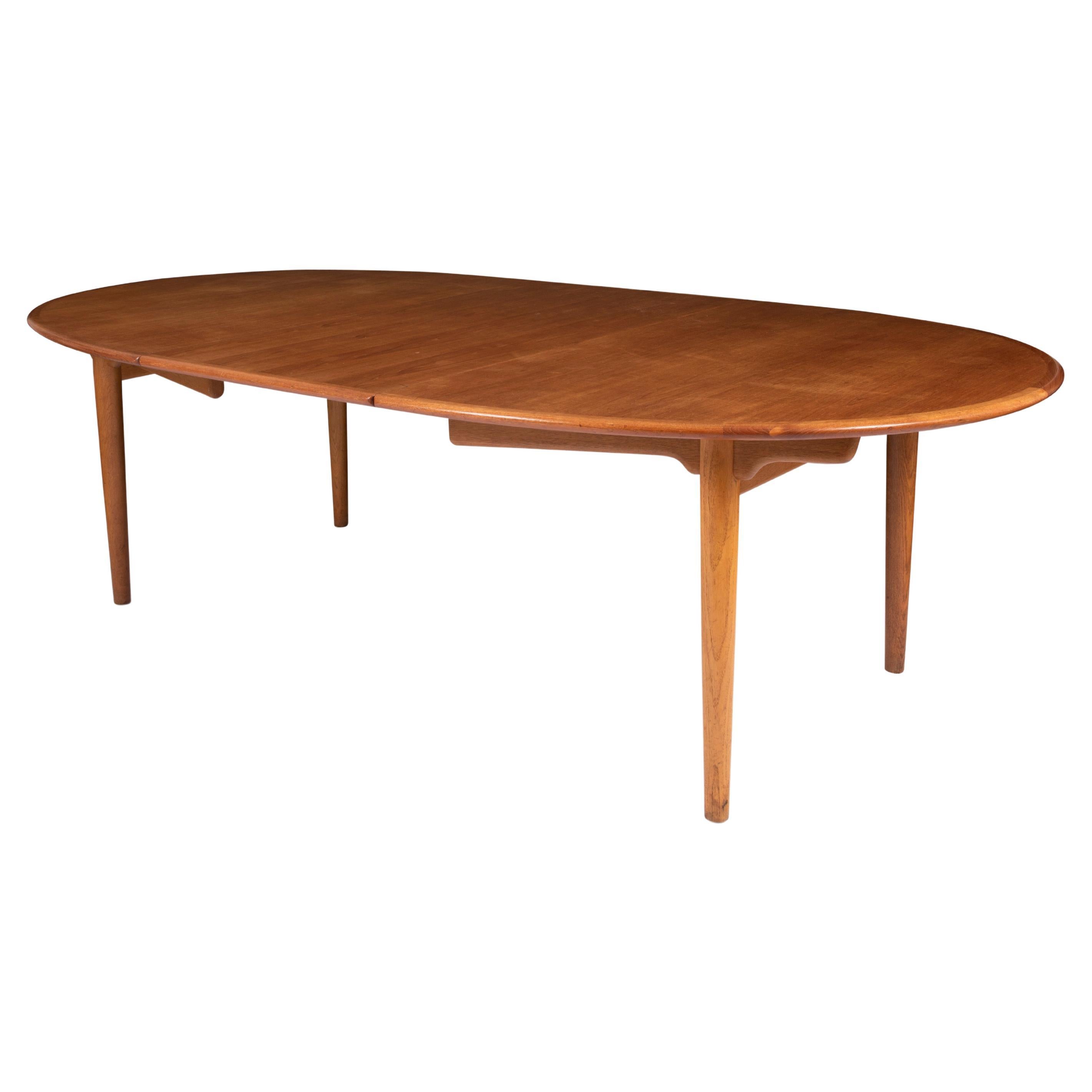 Table de salle à manger ovale en chêne modèle JH567 de Hans Wegner, années 1960