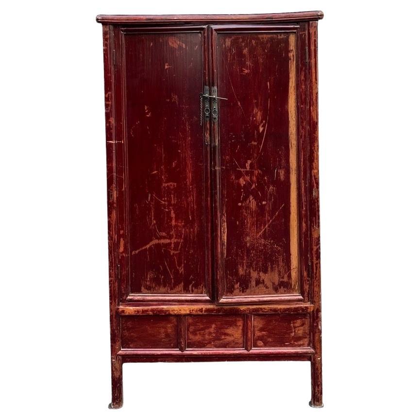 Armoire ou garde-robe chinoise ancienne en bois d'orme