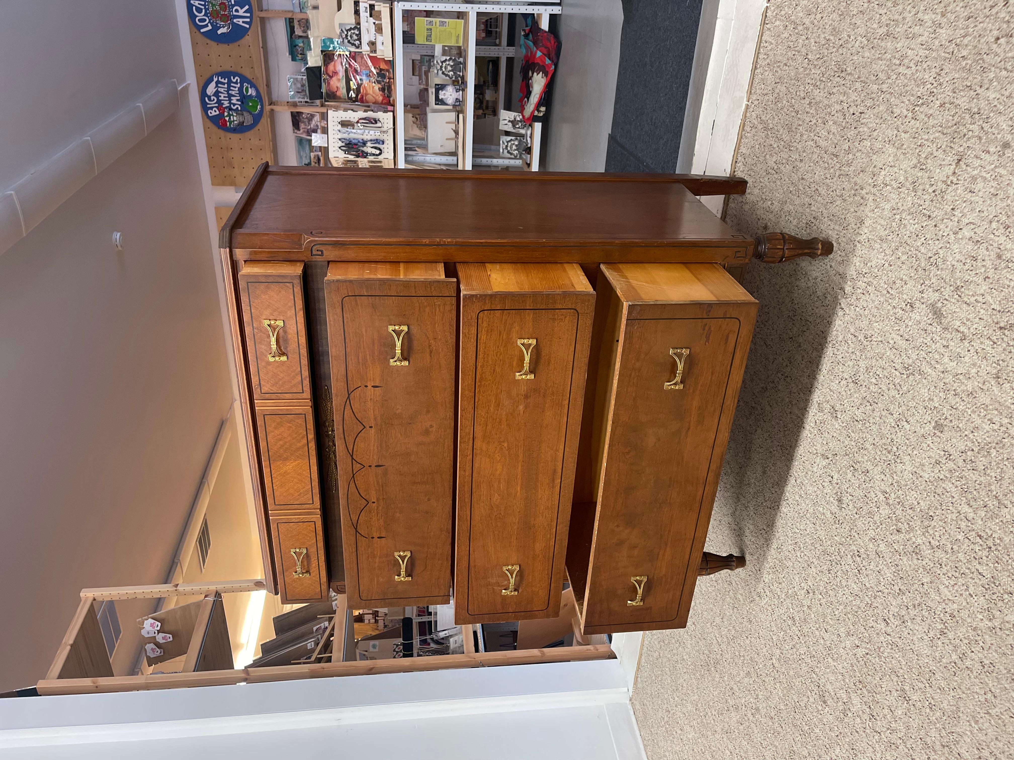 Early 20th Century Neoclassical Style Inlaid Mahogany Tall Chest with Brass Pull For Sale 4