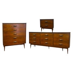 Vintage Mid Century Modern Bassett Walnut 3-Piece Bedroom Set.