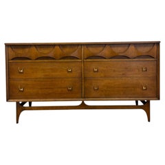 Vintage Broyhill Premier Brasilia Mid-Century Modern 6-Drawer Dresser.