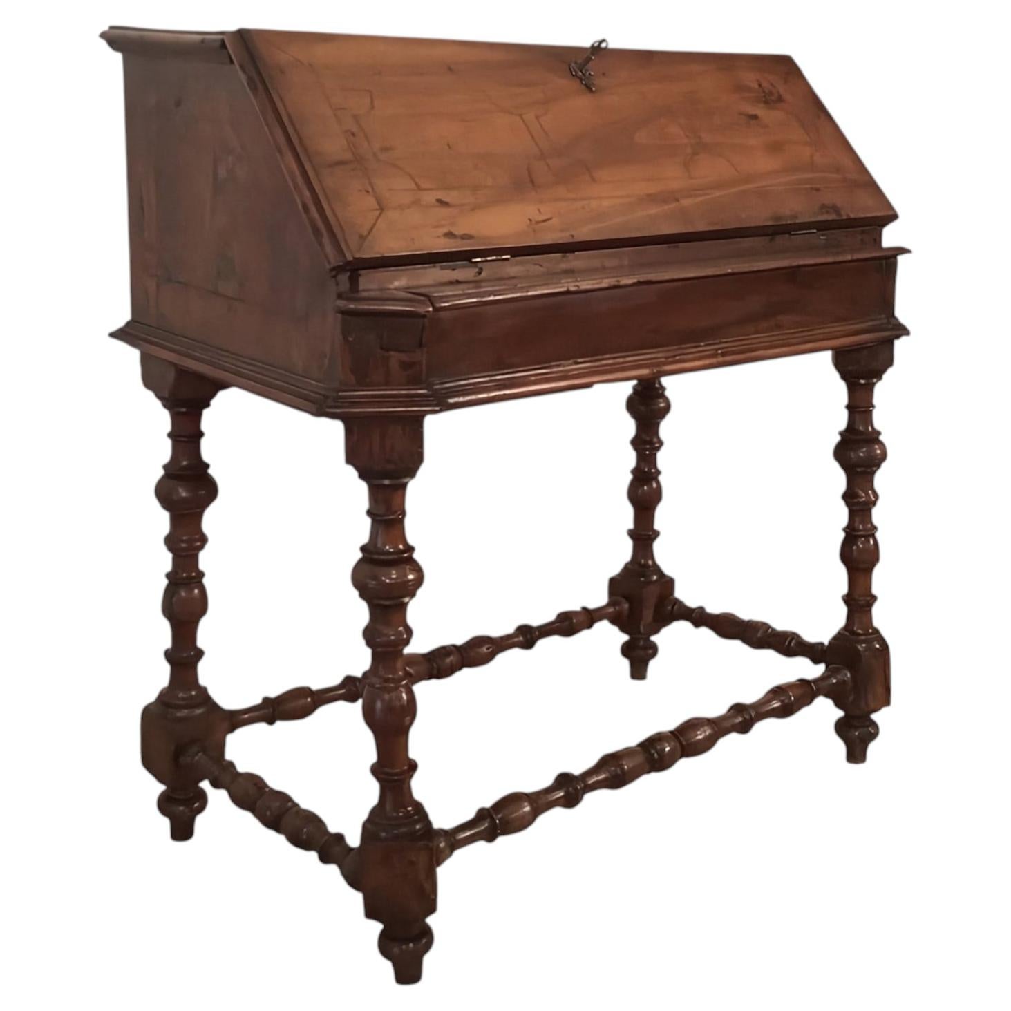 18th Century Flap Writing Desk, Walnut, Louis XIII Style, Italy in vendita