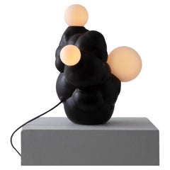 Lampe de bureau en céramique bubbly Botryoidal à glaçure anthracite personnalisée par Forma Rosa Studio