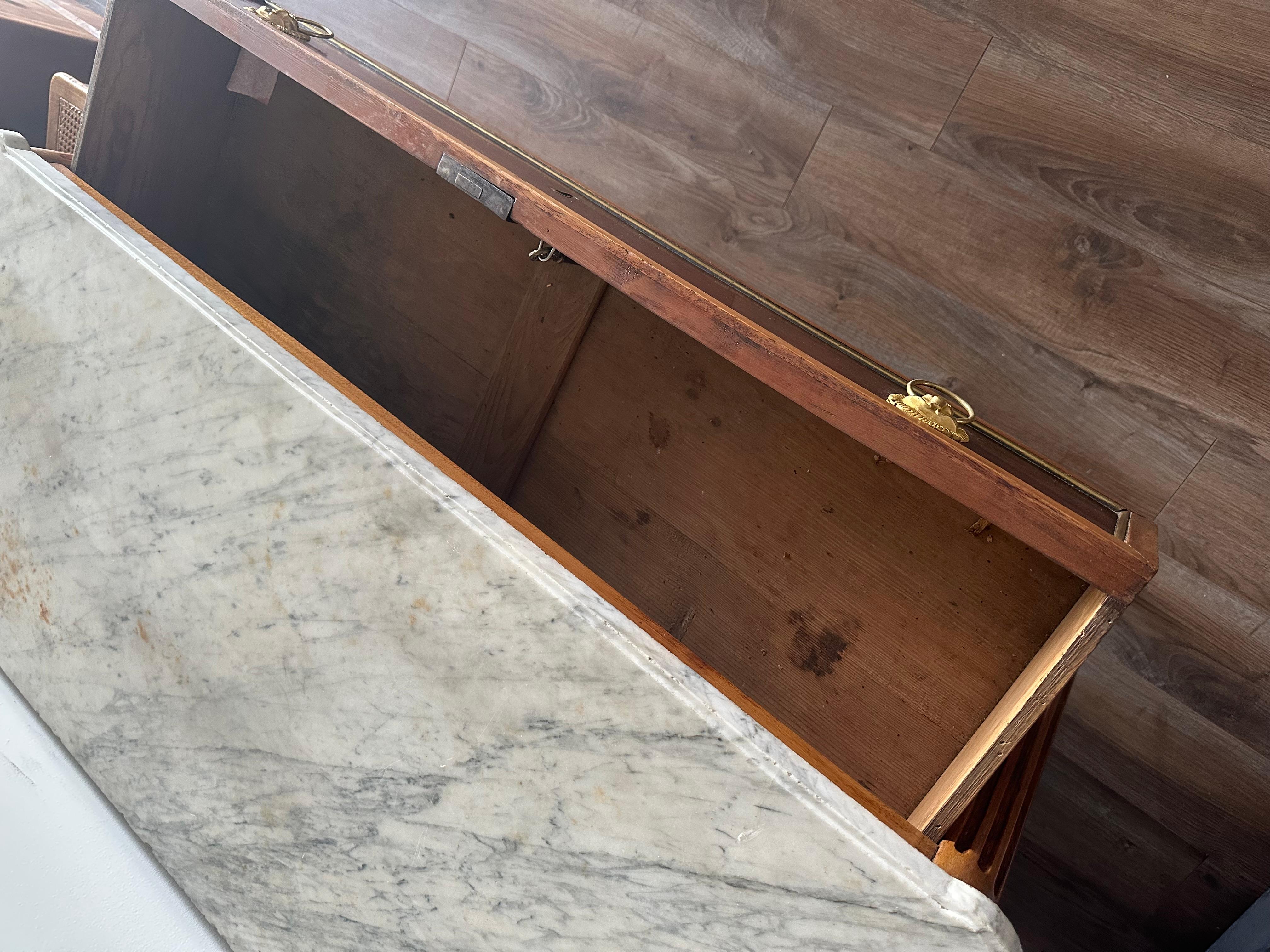 Louis XVI Chest of Drawers For Sale 3