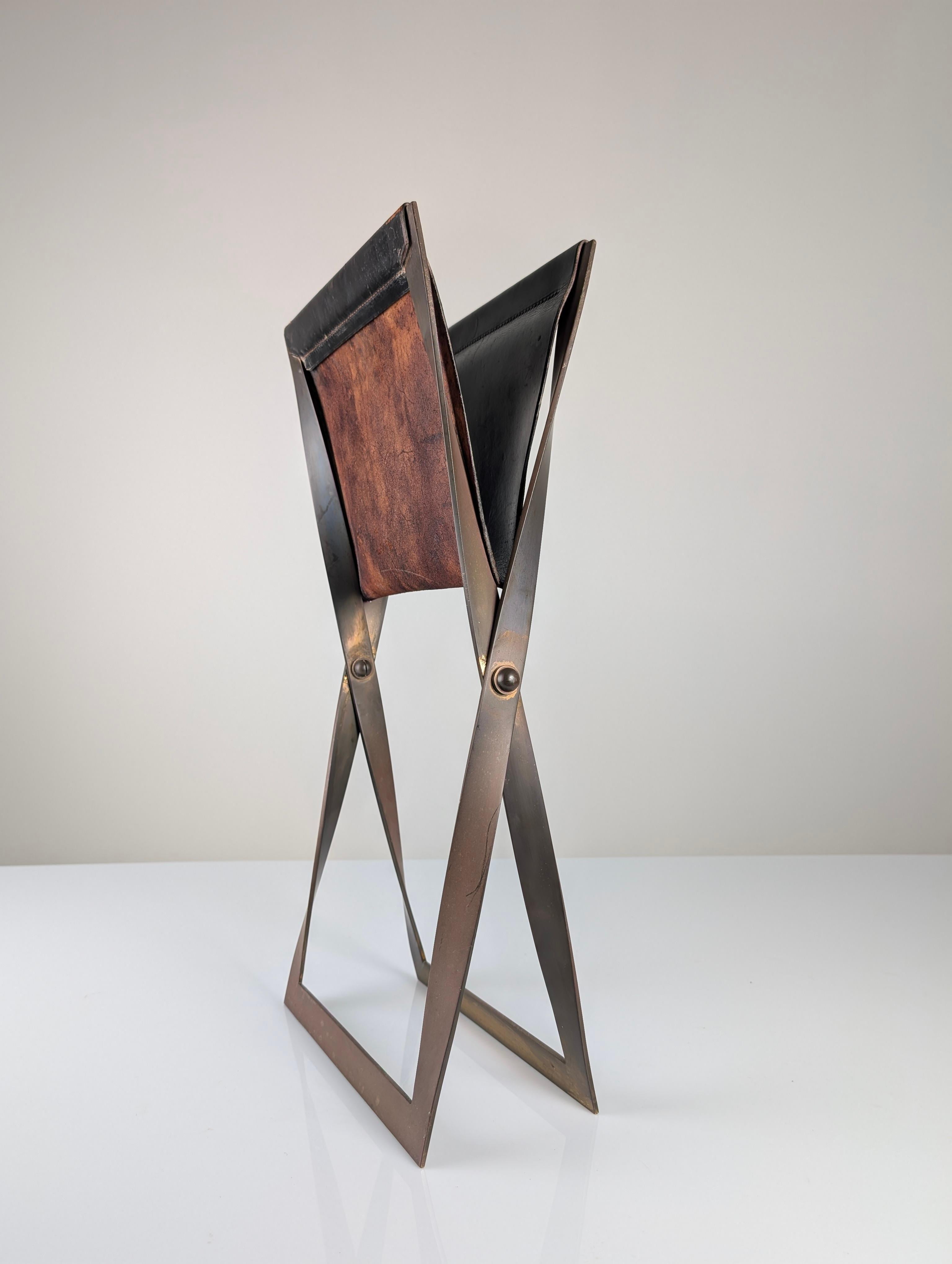 Mid-Century moderno Sgabello Foldes in acciaio e pelle, Danimarca 1960 in vendita