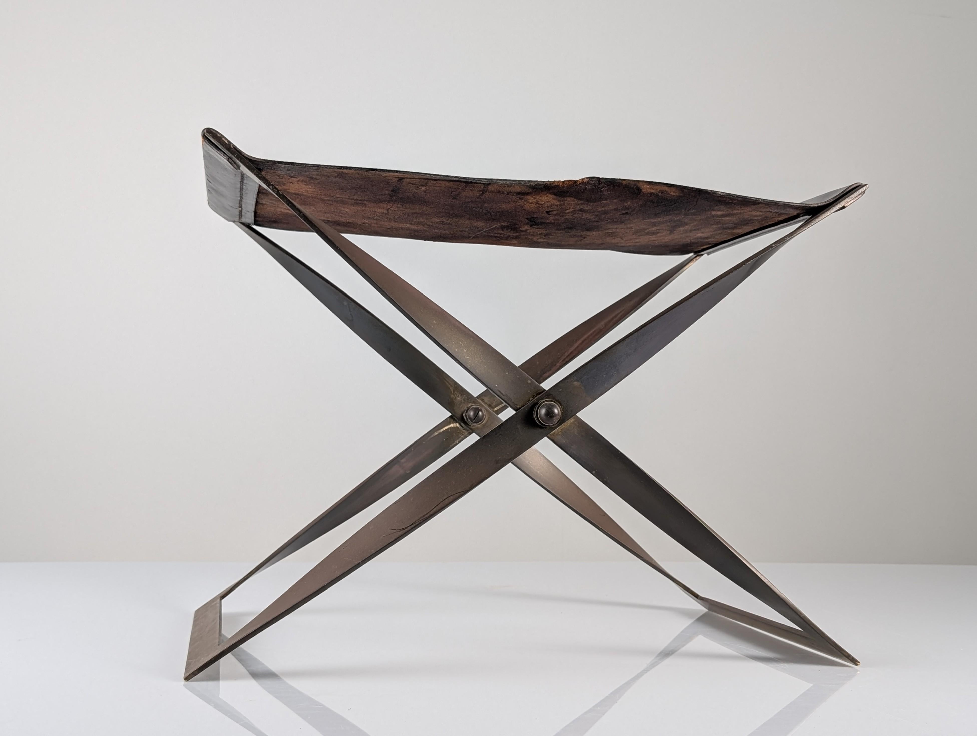 Sgabello Foldes in acciaio e pelle, Danimarca 1960 in vendita 4