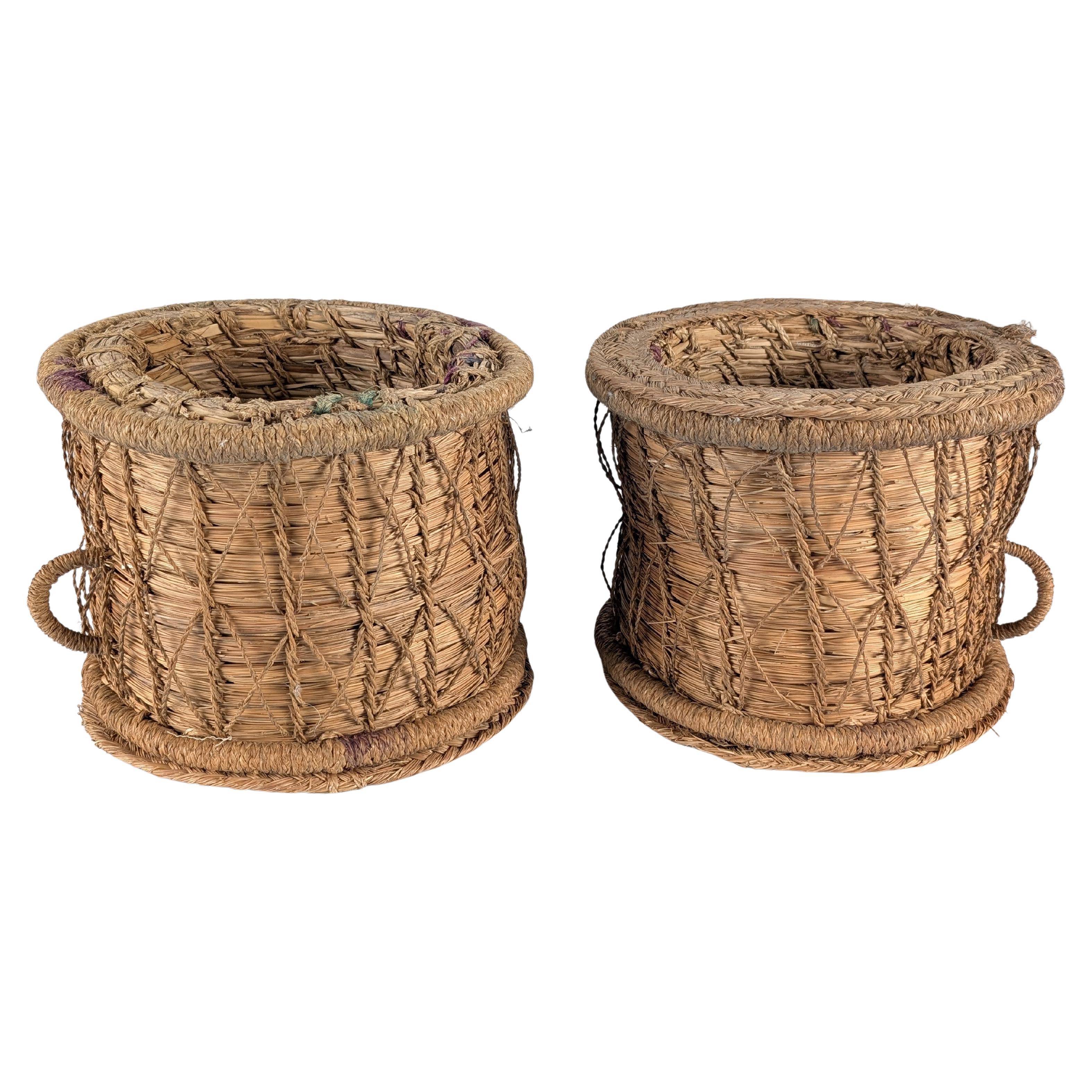 Rustic Pair of Spanish Andalusian Woven Esparto Baskets 1960s en venta