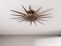 Grand plafonnier encastré en métal doré de style « Sunburst » datant du milieu du siècle, années 1960