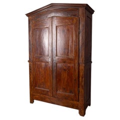 Classic Piedmontese walnut cabinet from the early 18th century