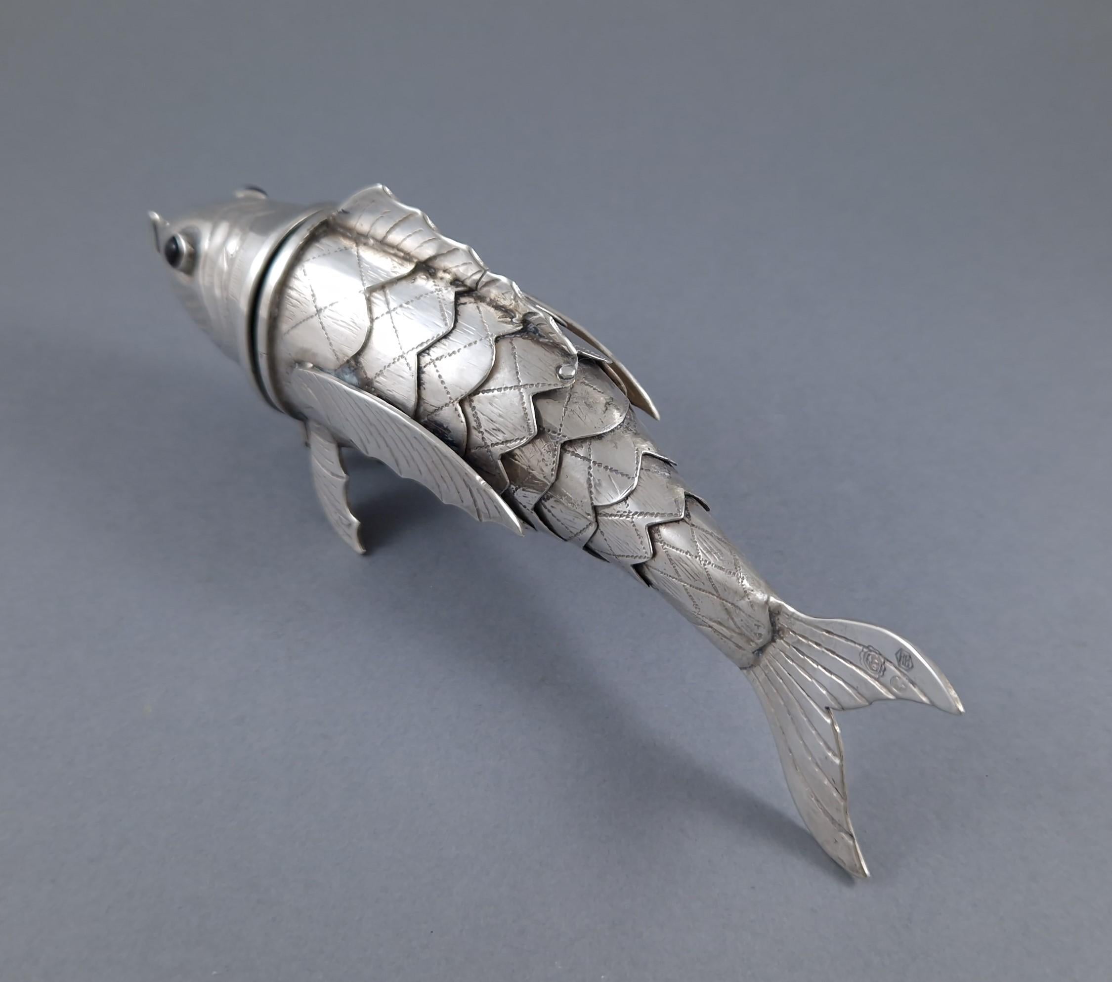 Fin du 20e siècle Judaica Boîte à épices en argent Sterling Poisson articulé Besamim en vente