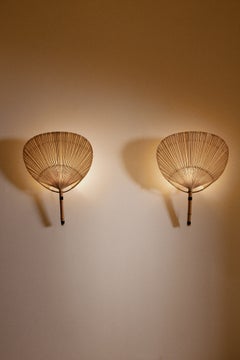 Ingo Maurer, Paar „Uchiwa“-Wandleuchten, Deutschland, 1970