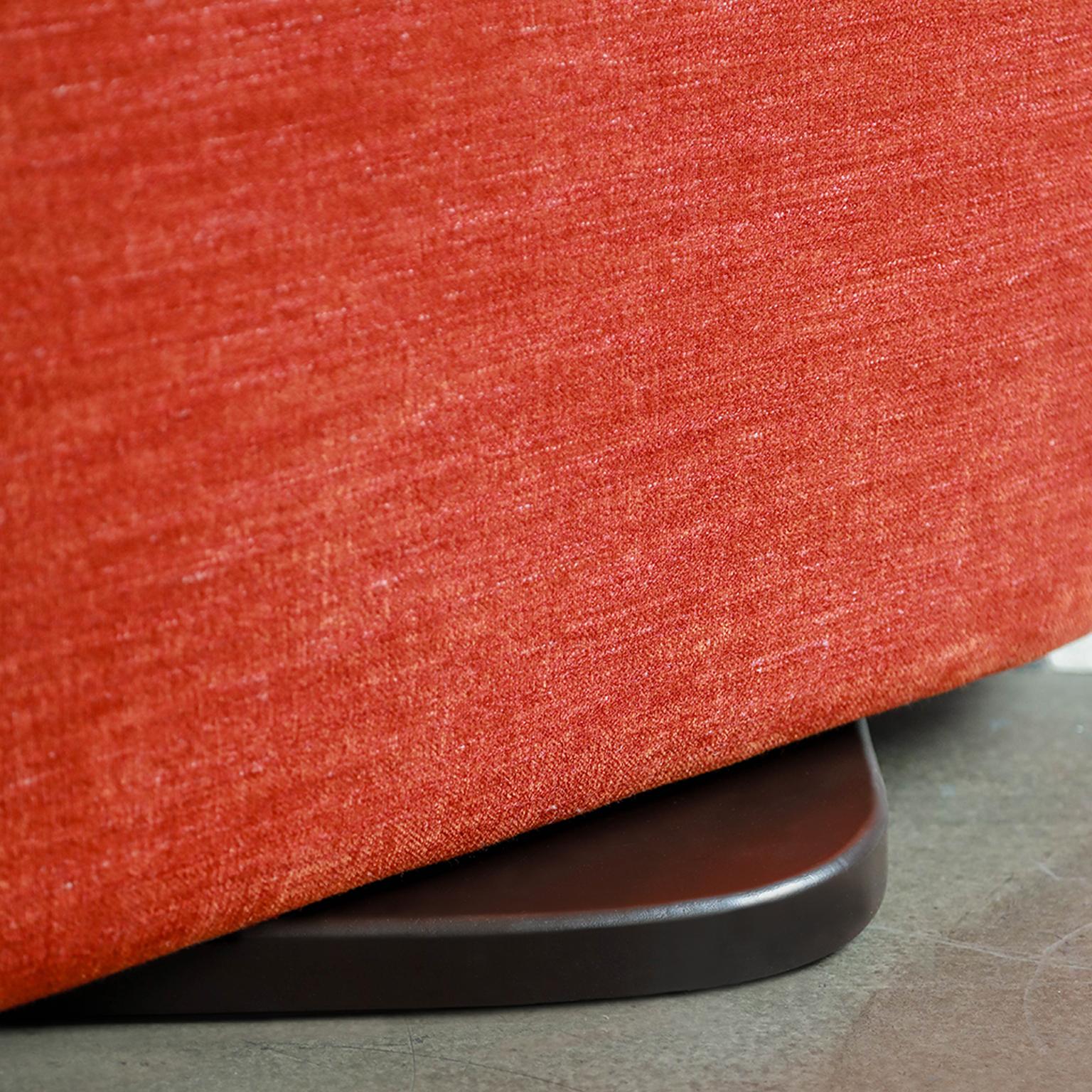 Paire de fauteuils pivotants Minio - By Design Modern/One, accoudoirs incurvés par LAGU en vente 2