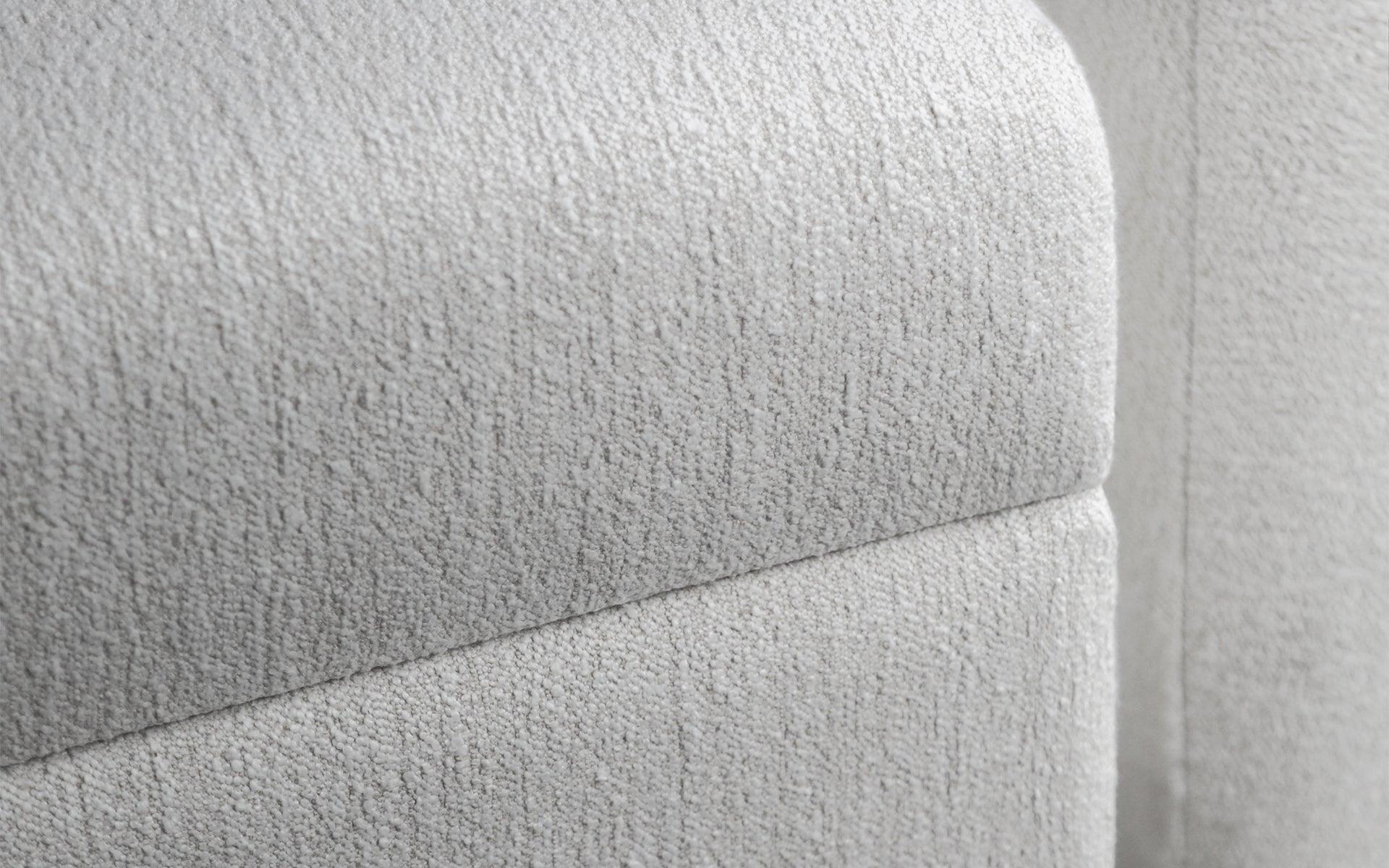 A minimal yet multifunctional piece from the Arthur Collection, this upholstered ottoman module combines seating comfort with hidden storage
perfect for dynamic living spaces.

Designed for adaptability and ease, the Arthur Ottoman Module by Lagu