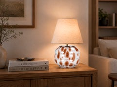 Handgeblasene Glas-Tischlampe mit Leinen-Lampenschirm in eisblau gesprenkelt