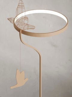 Lampadaire minimaliste « Flight Shadows » : luminaire moderne en acier inoxydable, couleur beige