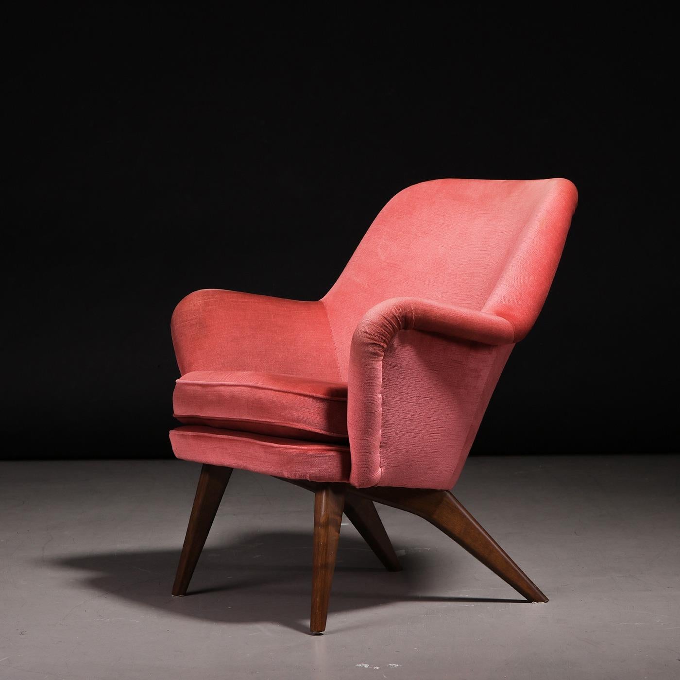 Poltrona da salotto finlandese modello Pedro disegnata da Carl Gustaf Hiort af Ornäs per Puunveisto OY in Finlandia, anni '50.

Questo elegante modello di poltrona dell'architetto finlandese Carl Gustaf Hiort è caratterizzato da uno straordinario