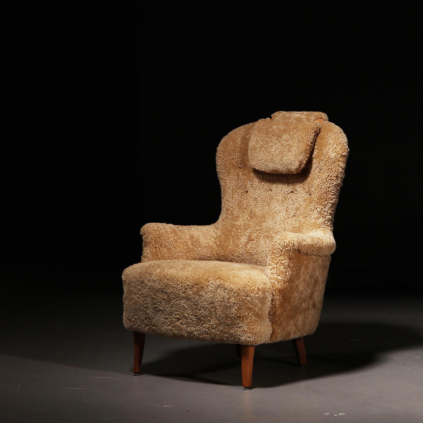Swedish Carl Malmsten Pair of 'Farmor' Armchairs in Honey Sheepskin, 1950s For Sale