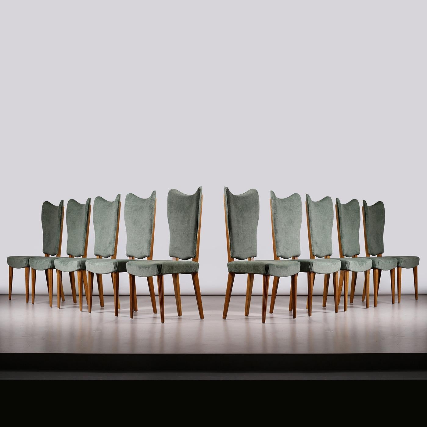 Ludvig Sturm pour Inrednings-Kompaniet AB, ensemble de 10 chaises de salle à manger modernes suédoises, chêne, Suède, vers 1948.

Un grand ensemble de 10 chaises de salle à manger modernes suédoises en chêne, conçues par Ludvig Sturm et fabriquées