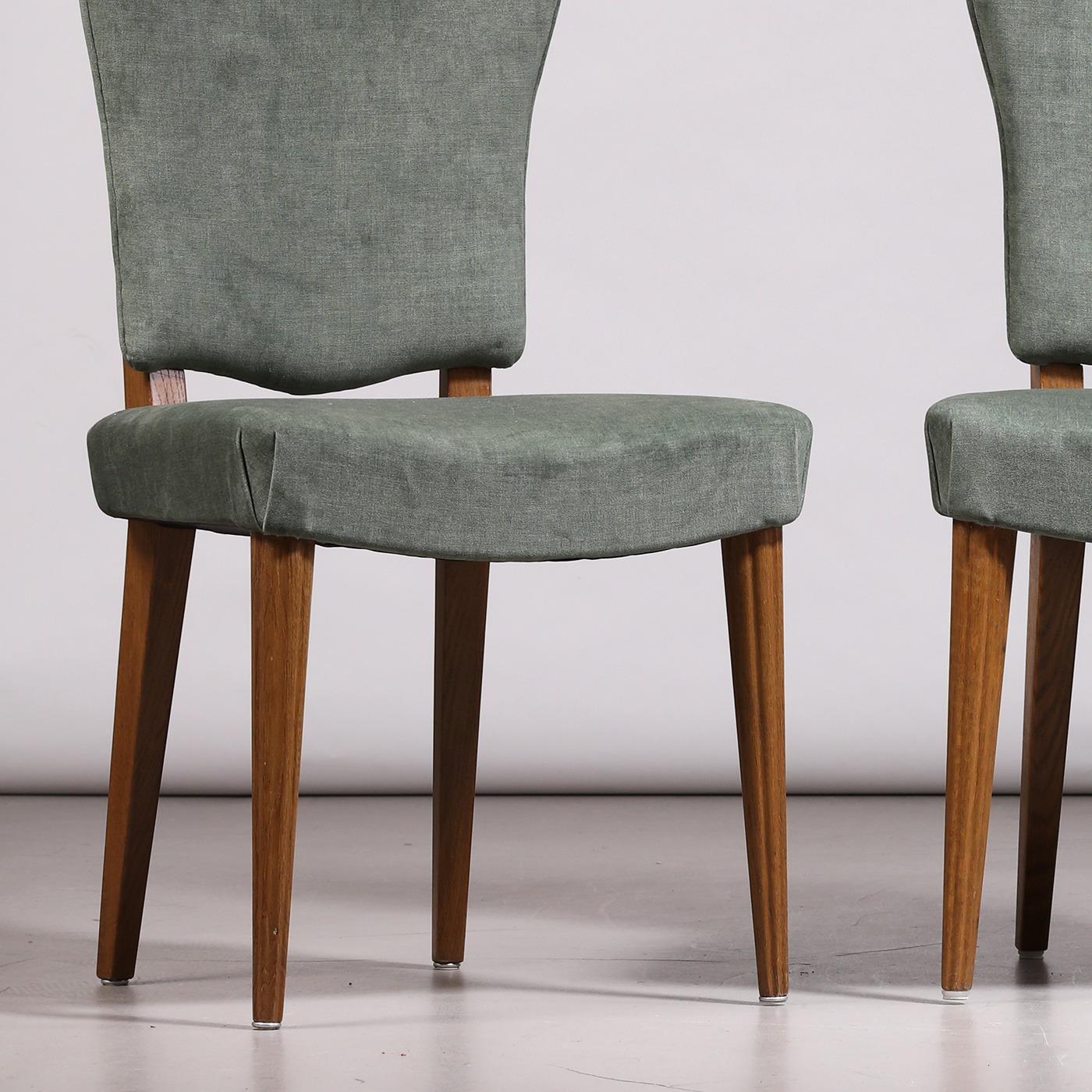 Suédois Ludvig Sturm Ensemble de dix chaises de salle à manger en velours vert, Suède vers 1948 en vente