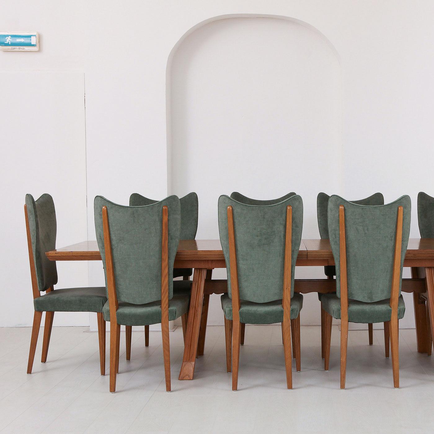 Ludvig Sturm Ensemble de dix chaises de salle à manger en velours vert, Suède vers 1948 en vente 2