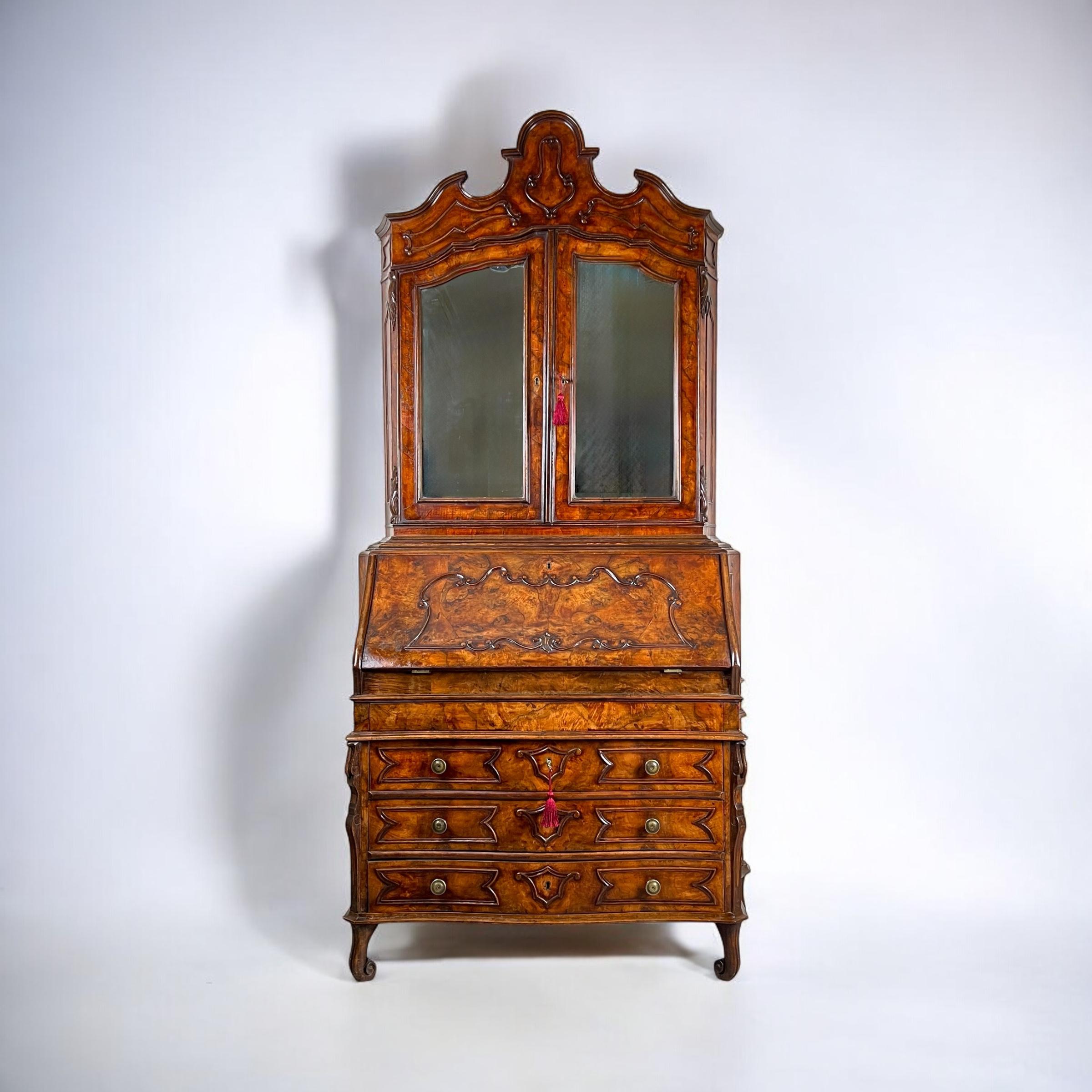 Bibliothèque-bureau vénitienne en bois de bruyère du XIXe siècle avec miroir en vente 5