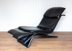 Stylish Black Leather Chaise Longue Postmodern Designer Maurice Villency 1980s