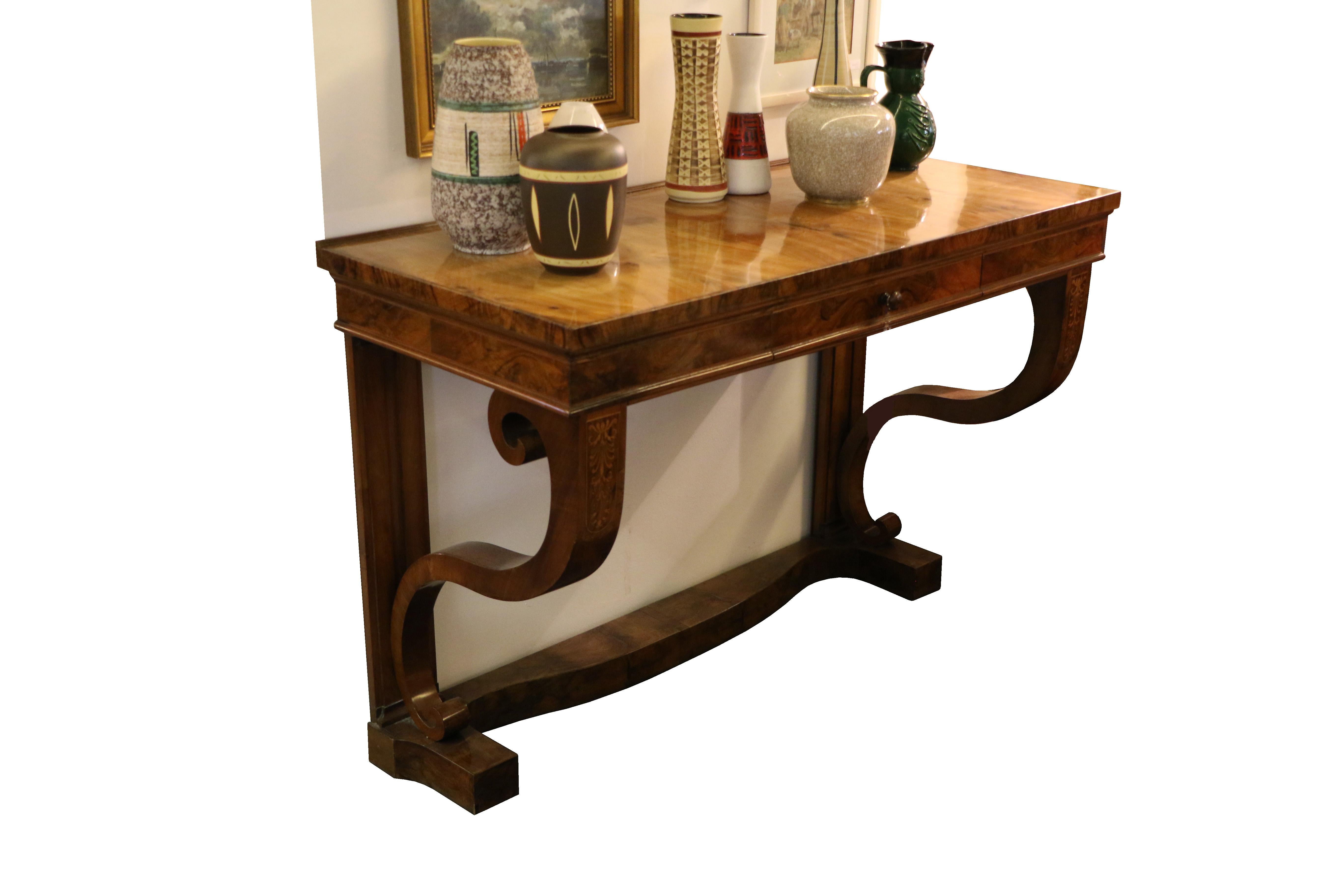 Austrian 19th Century Fine Biedermeier Walnut Console. Vienna, c. 1825. For Sale