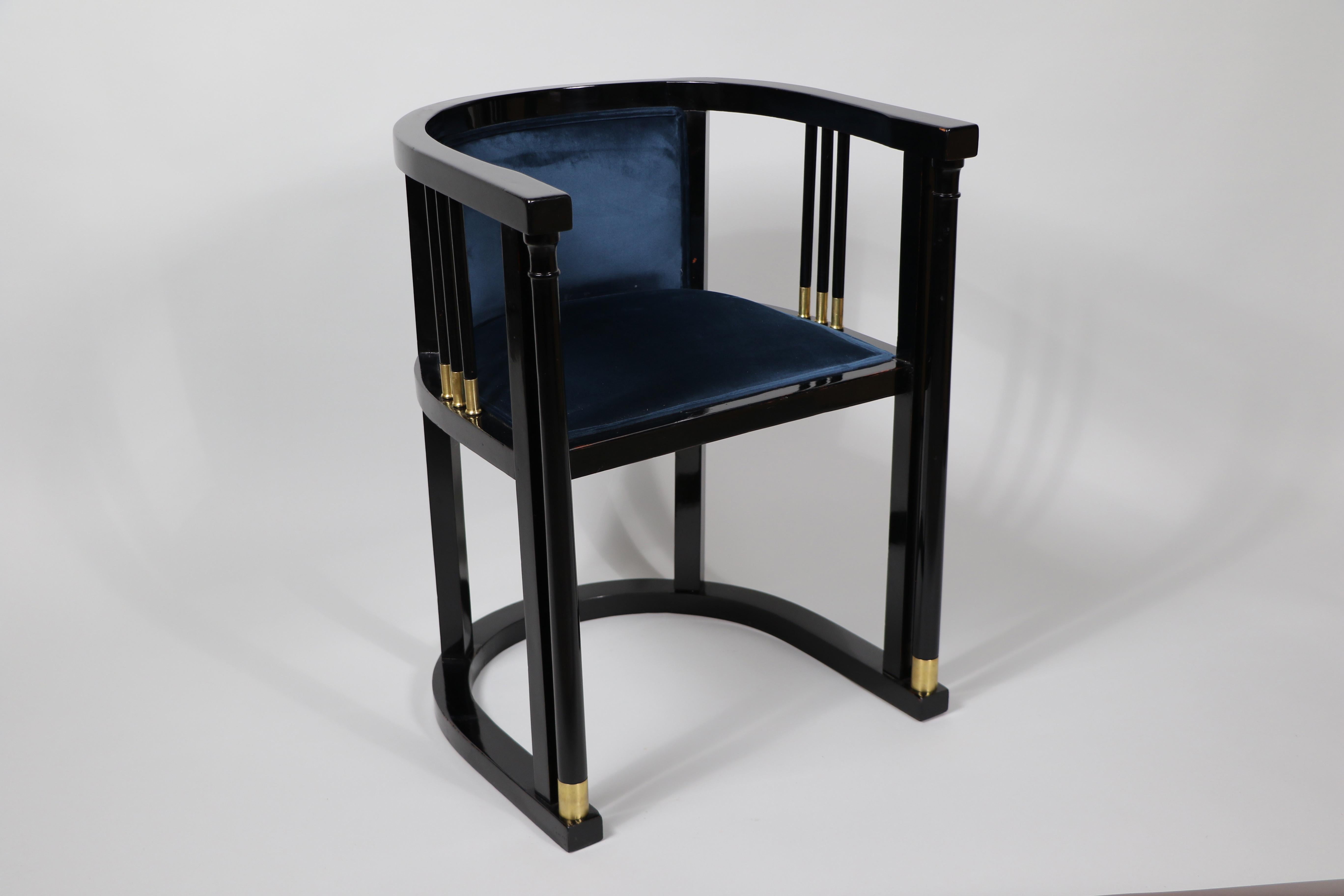 Juego de dos sillones y sofá Art Nouveau del siglo XX. Viena c. 1900-10 Ebonizado en venta